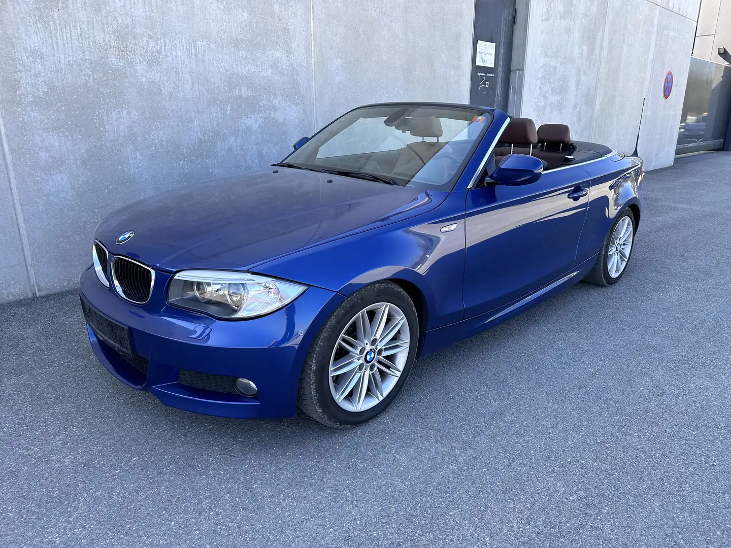 BMW 123 123d Cabrio - 1