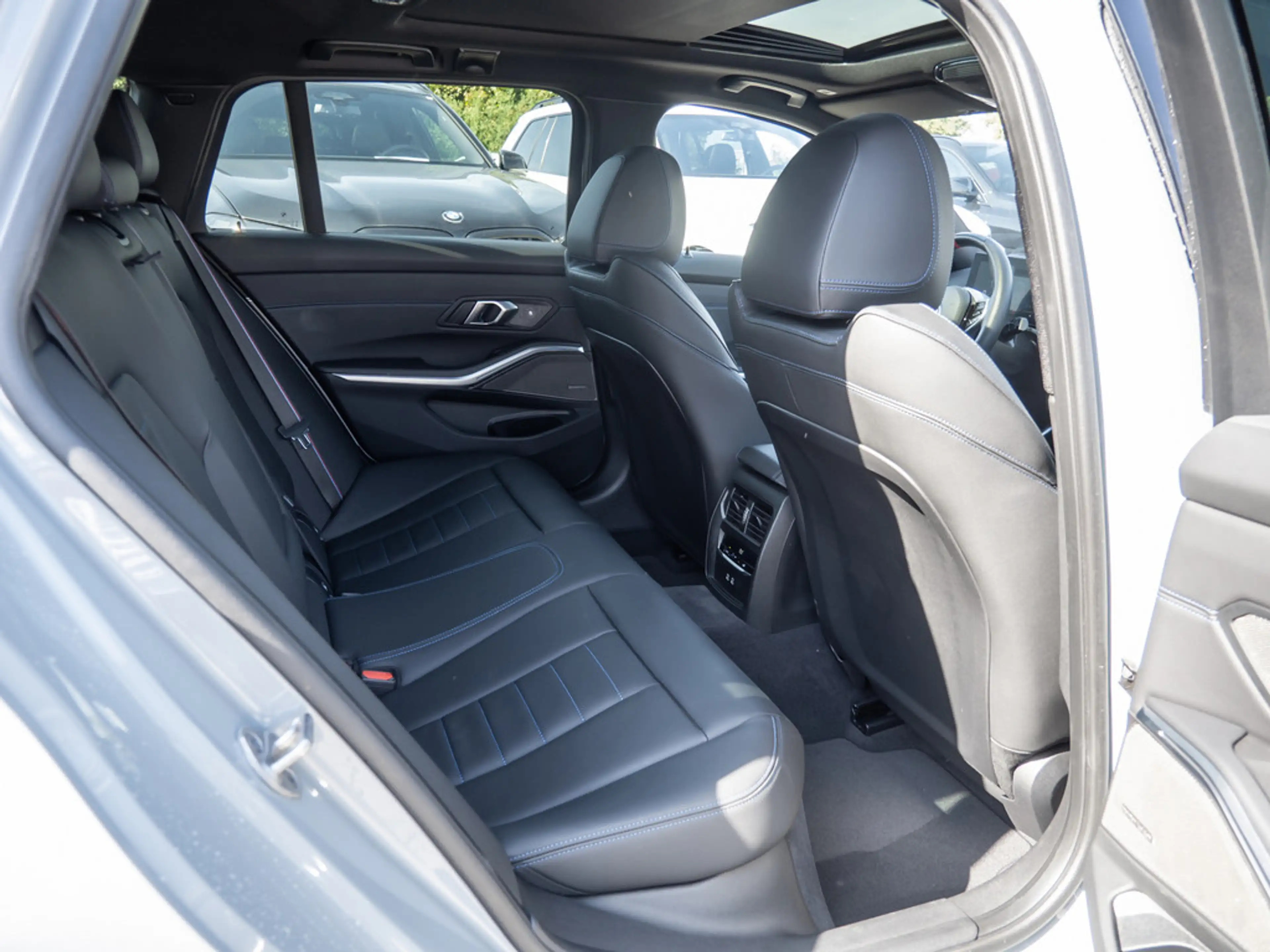 BMW 340 Md xDrive Touring — photo 8