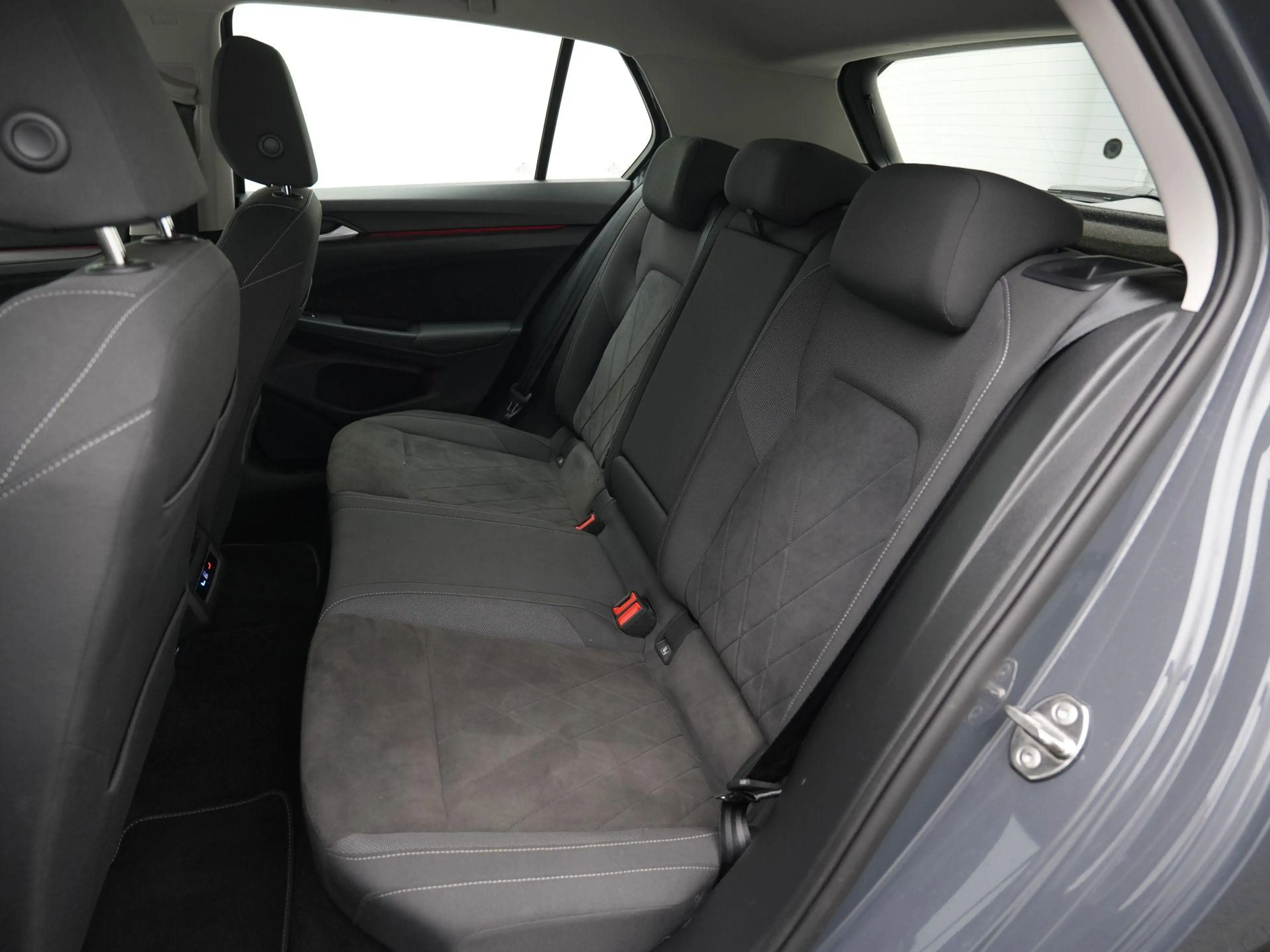 Volkswagen Golf 1.4 204pk eHybrid Style | Voorstoel(en) met massag — photo 9