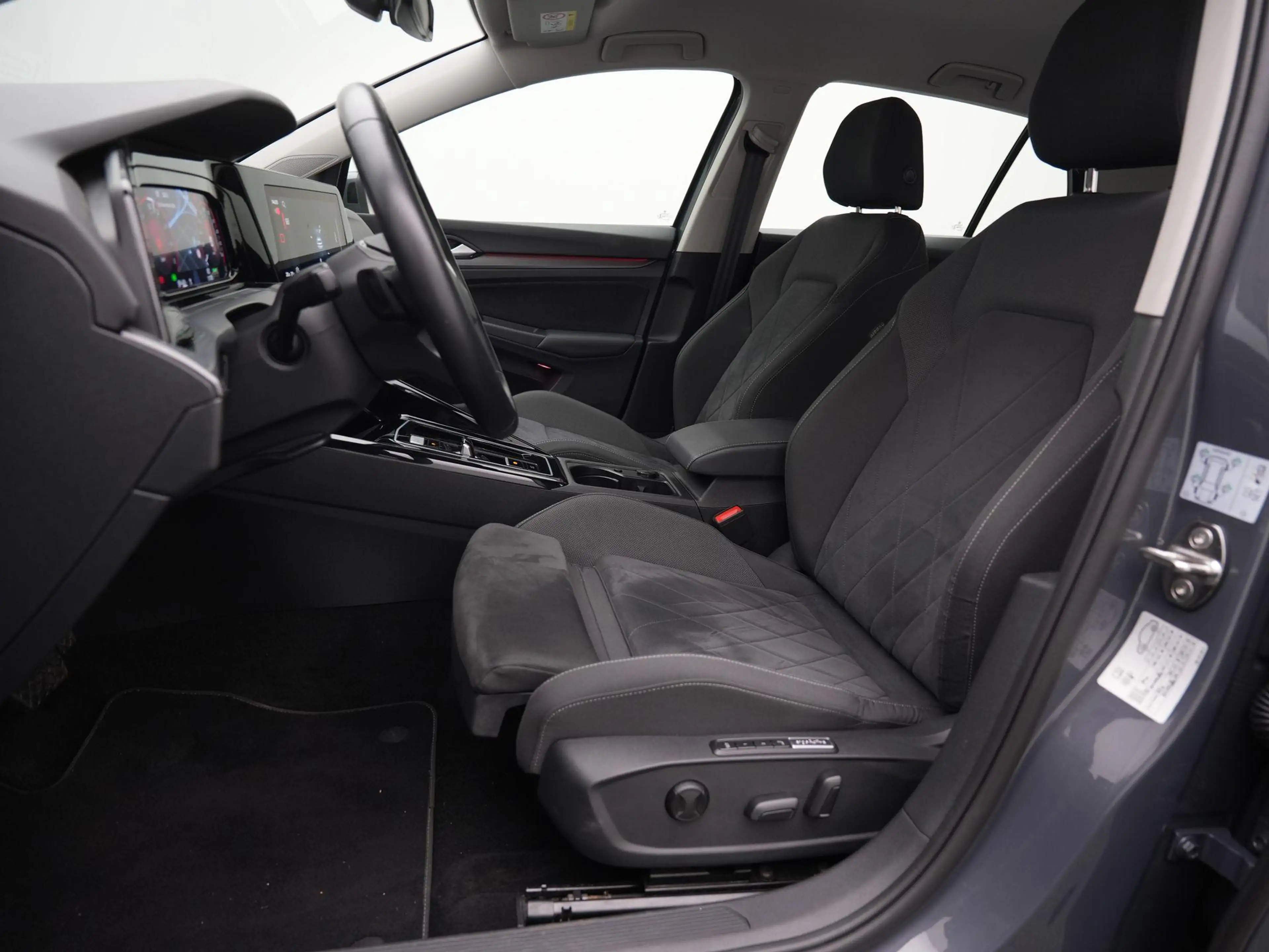 Volkswagen Golf 1.4 204pk eHybrid Style | Voorstoel(en) met massag — photo 8