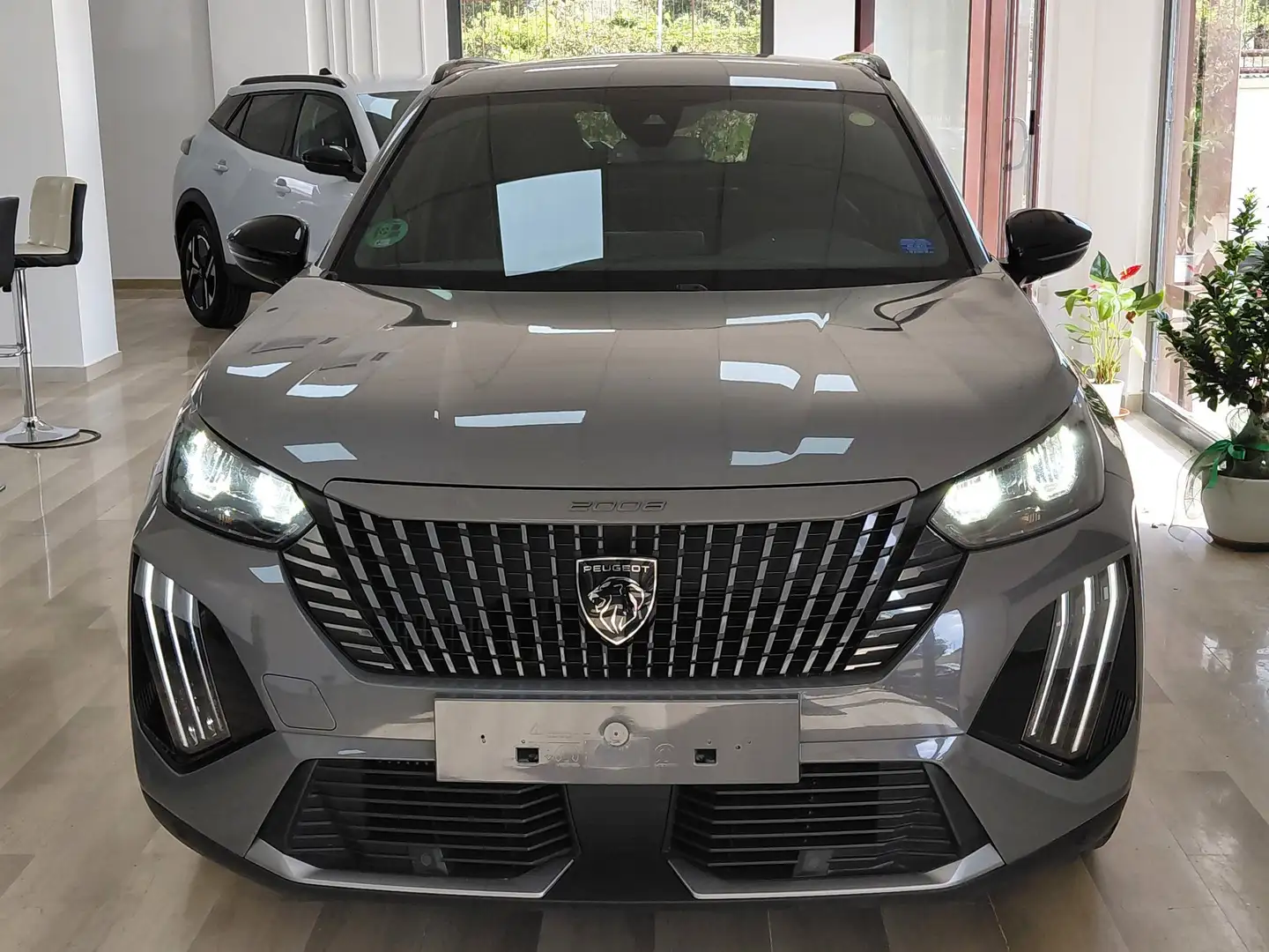 Peugeot 2008 1.2 PURETECH 100CV S&S ALLURE Grau - 1