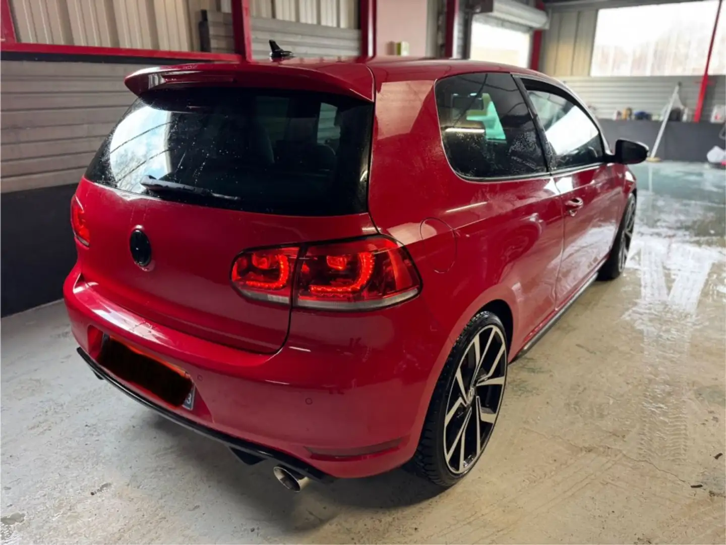 Volkswagen Golf GTI Roşu - 2