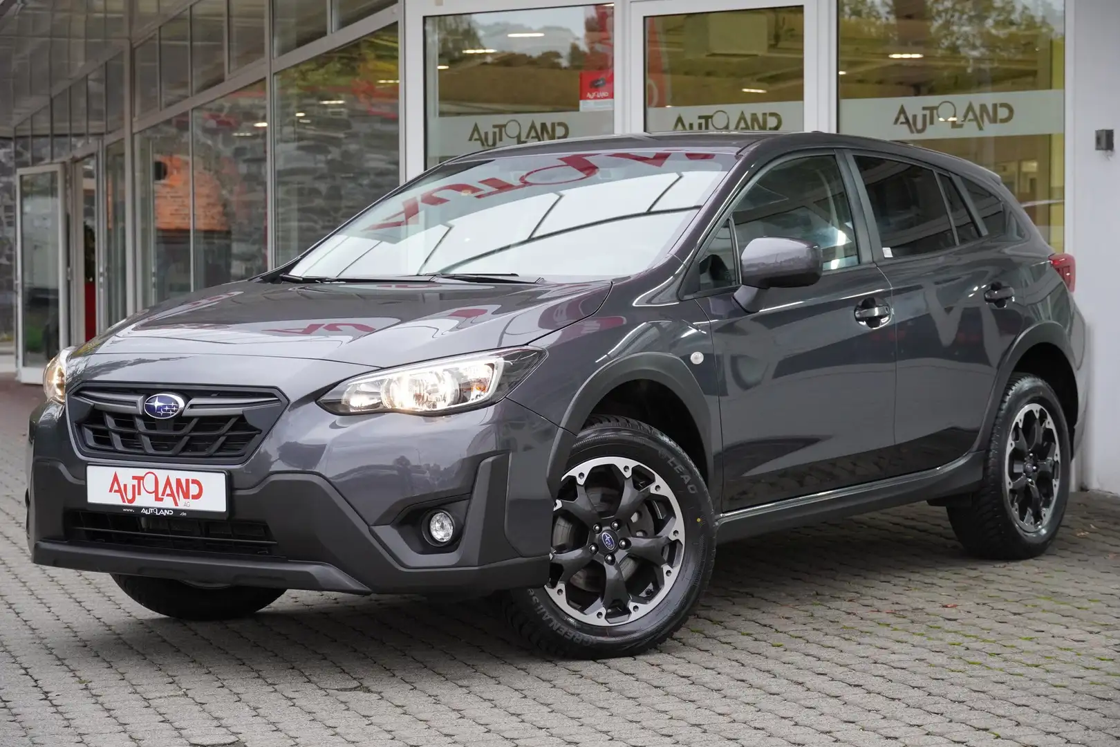 Subaru XV 1.6i Trend 4x4 Klimaaut. Sitzheizung Navi AHK Grau - 2