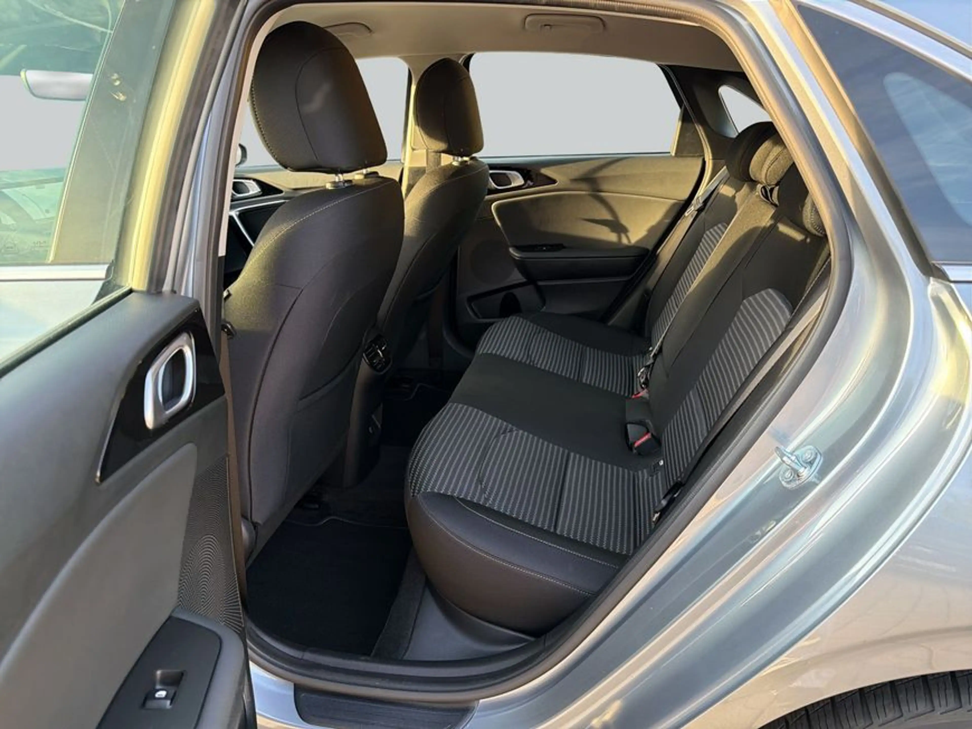 Kia Ceed / cee'd Ceed 1.5 T-GDI DCT7 OPF Spirit — photo 11