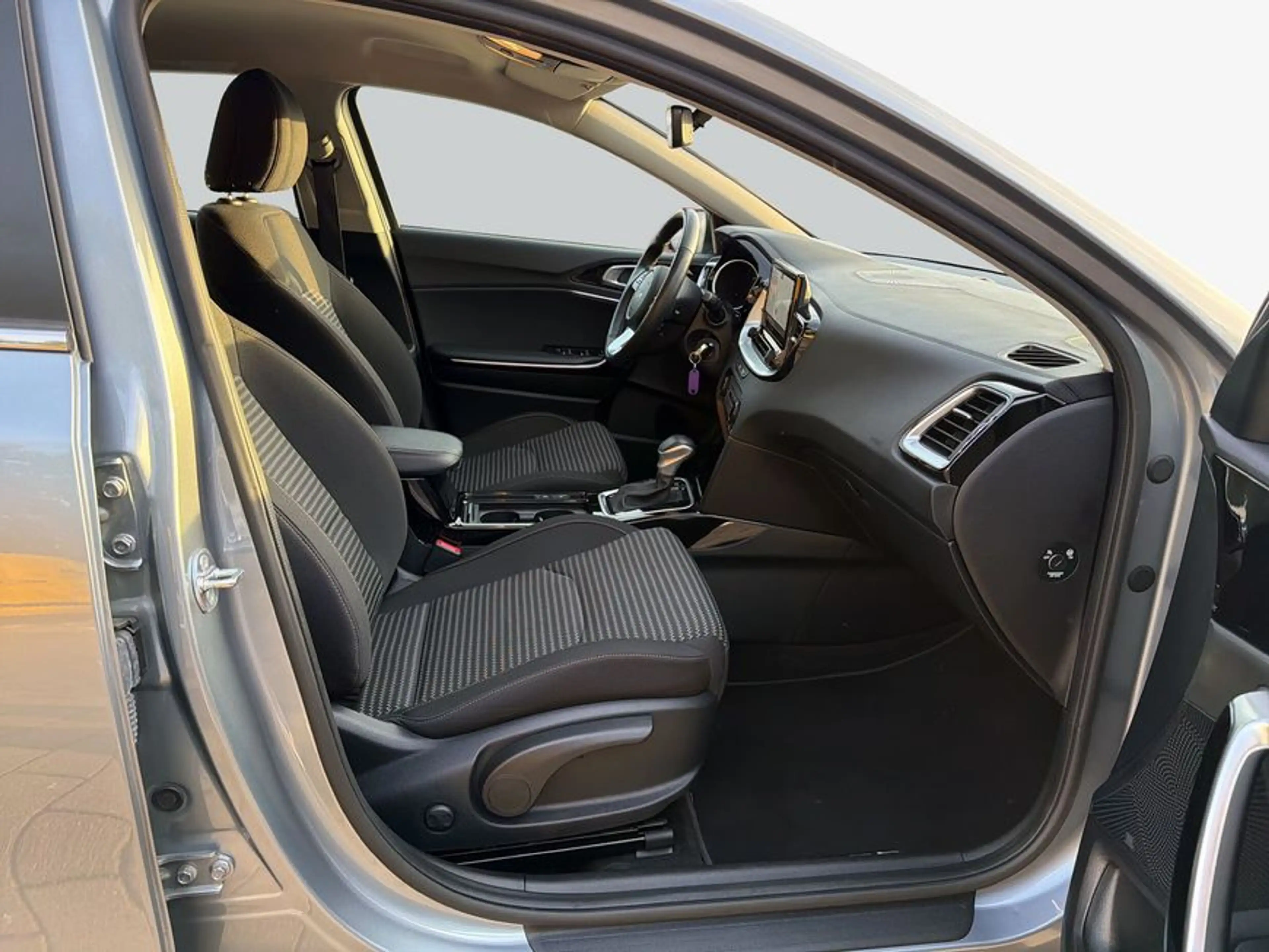 Kia Ceed / cee'd Ceed 1.5 T-GDI DCT7 OPF Spirit — photo 12