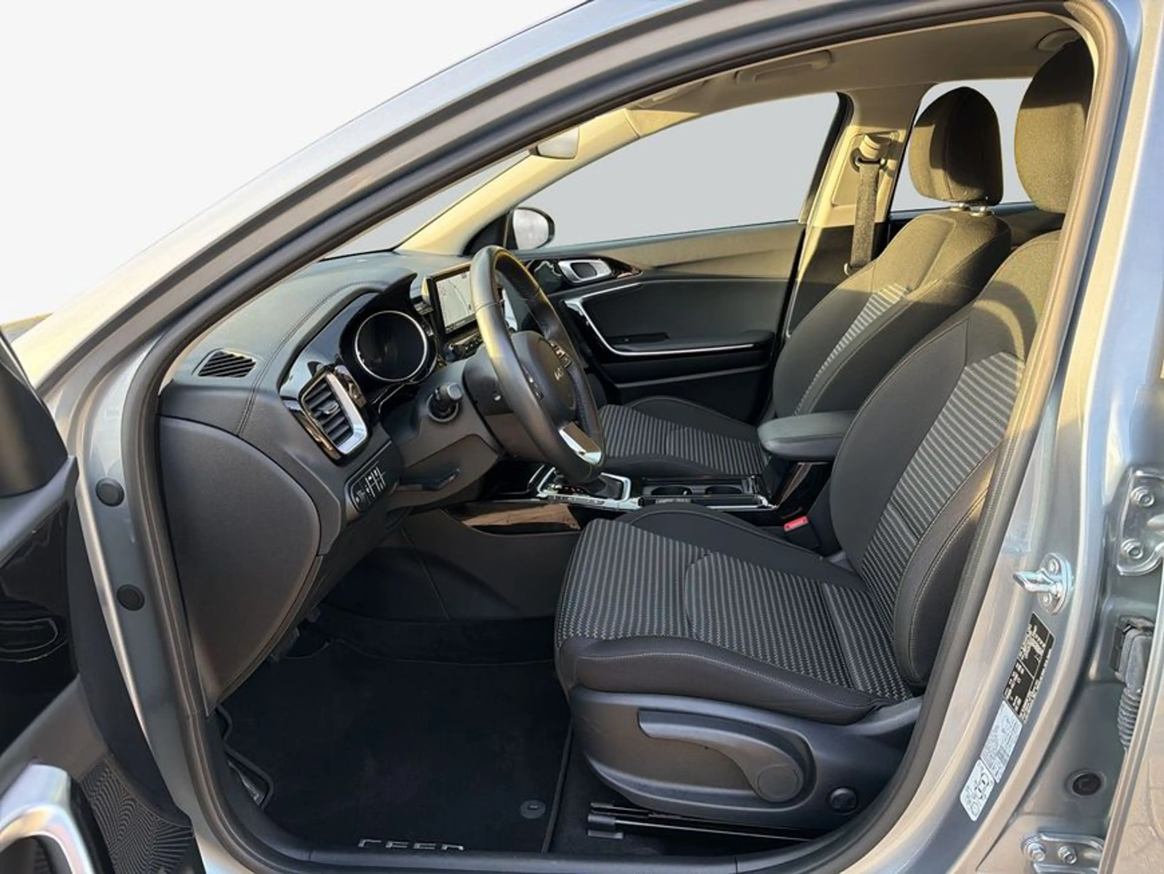 Kia Ceed / cee'd Ceed 1.5 T-GDI DCT7 OPF Spirit — photo 9