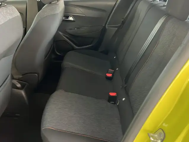 Peugeot 208 view 7