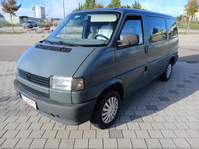 Volkswagen T4 Caravelle 2.5 Syncro 9 Sitze Tüv Ahk