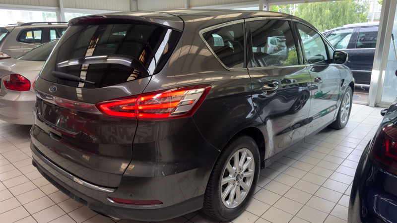 Ford S-Max Titanium*TÜVneu*Pano*Keyless*Spurhalter* — photo 6