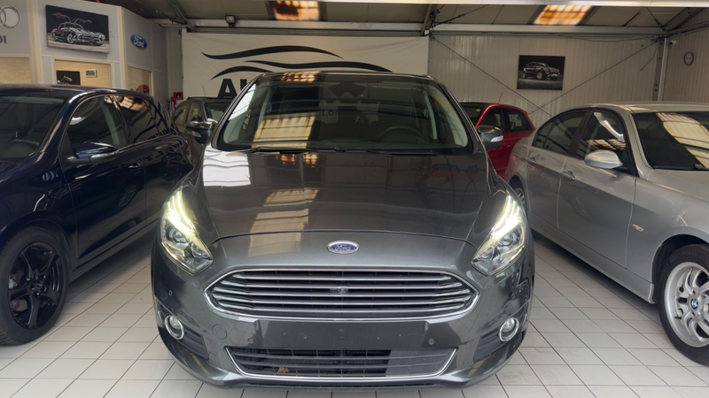 Ford S-Max Titanium*TÜVneu*Pano*Keyless*Spurhalter* — photo 2