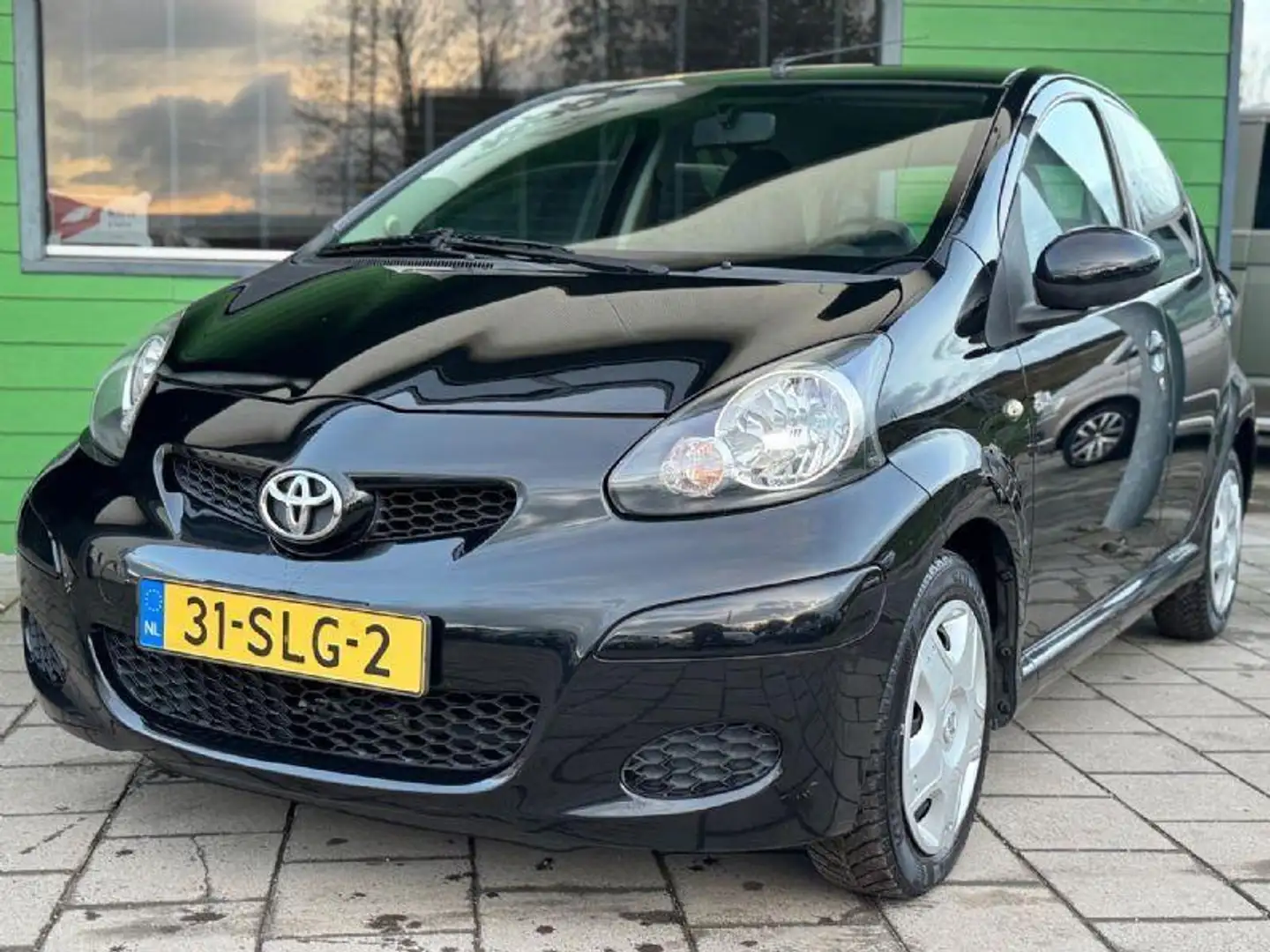 Toyota Aygo 1.0-12V Dynamic Blue / Airco / Elekt. Ramen / Nieu Zwart - 2