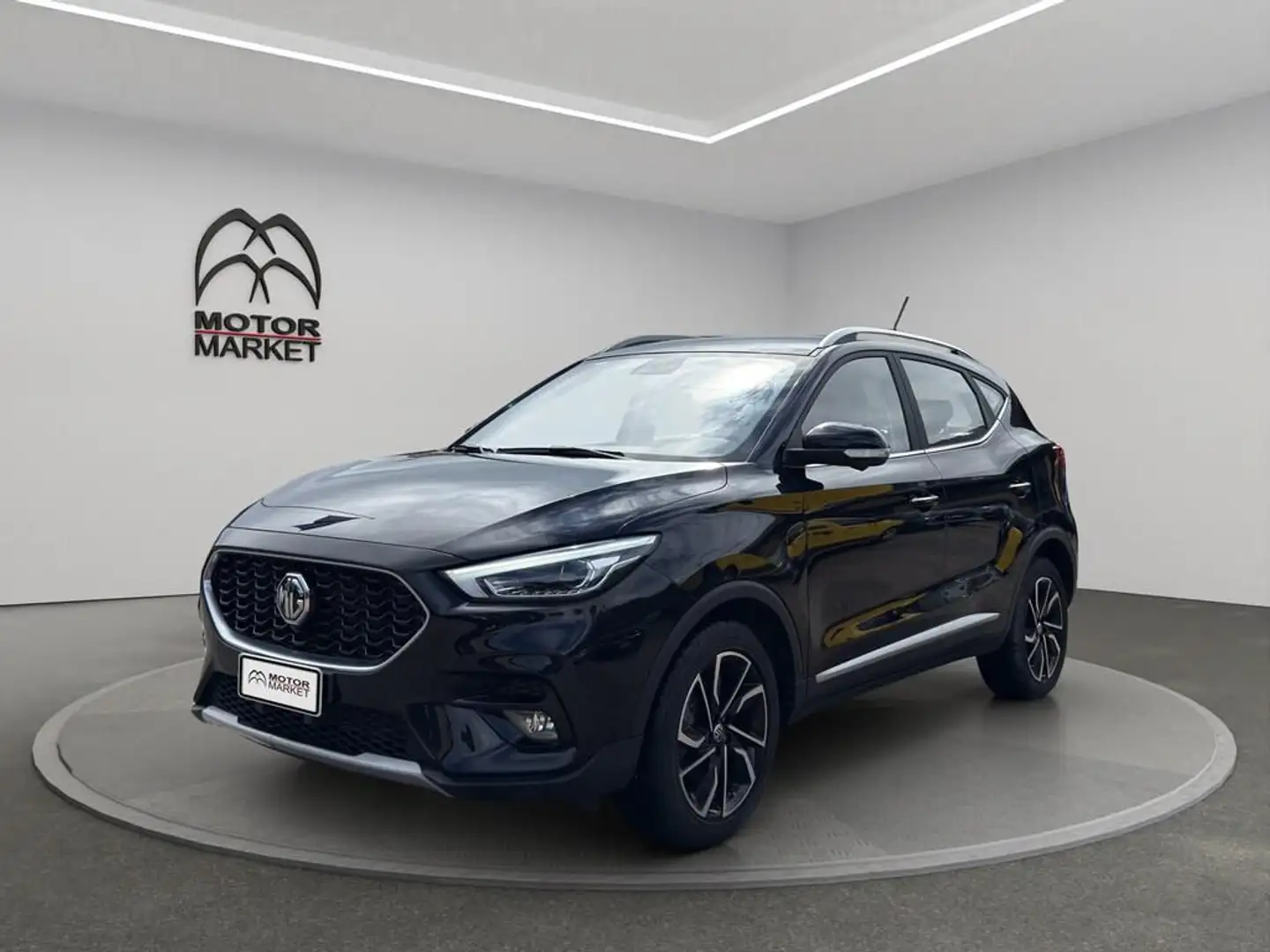 MG ZS 1.5 Luxury Nero - 1
