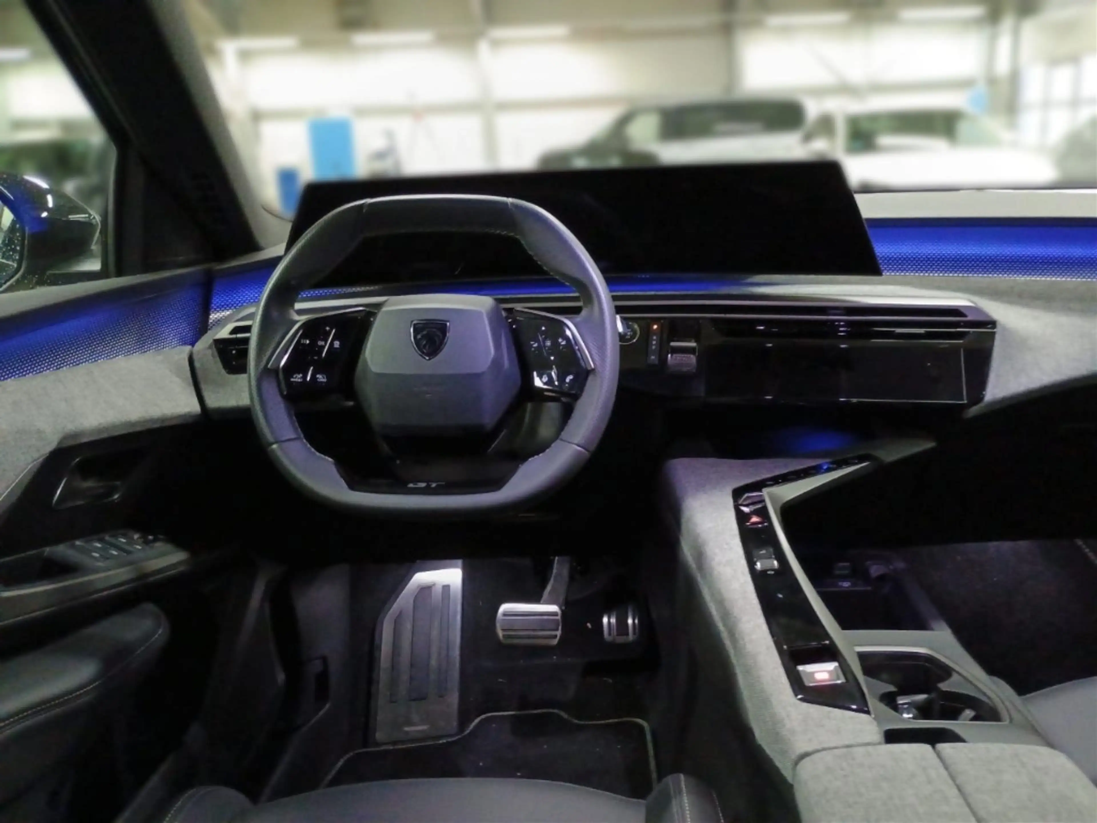 Peugeot 5008 Hybrid 145 GT AT Shz Navi Kamera 360 — photo 5