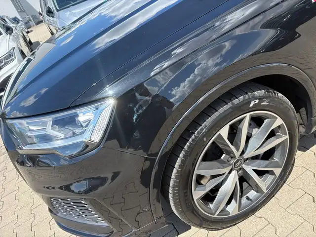 Audi Q7 view 7