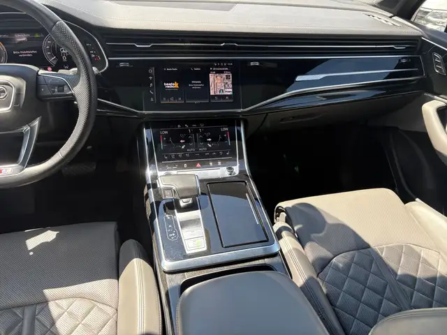 Audi Q7 view 15