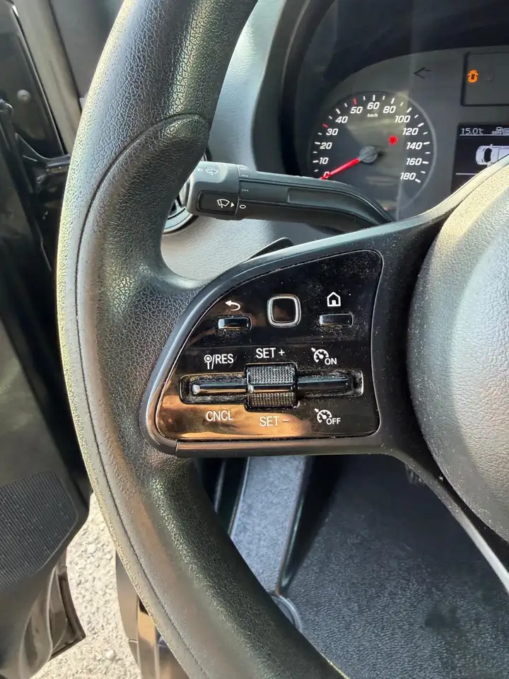 Mercedes-Benz Sprinter photo Mercedes-Benz Sprinter