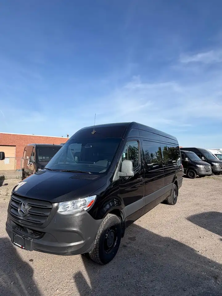 Mercedes-Benz Sprinter photo Mercedes-Benz Sprinter