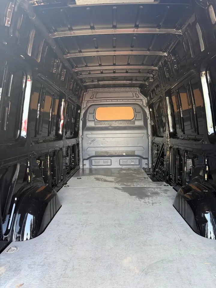 Mercedes-Benz Sprinter photo Mercedes-Benz Sprinter