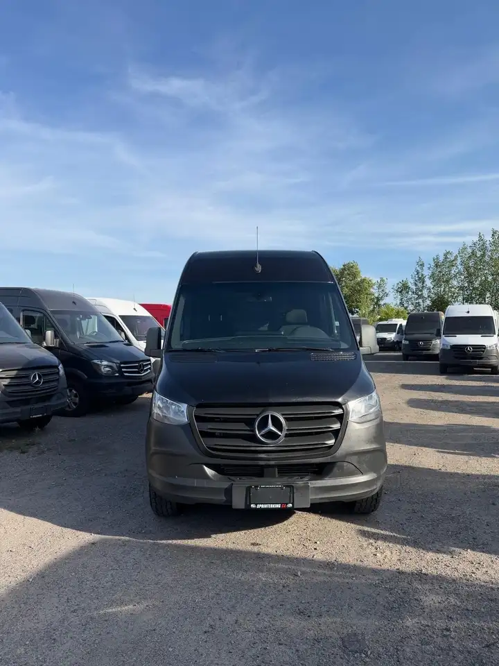 Mercedes-Benz Sprinter photo Mercedes-Benz Sprinter