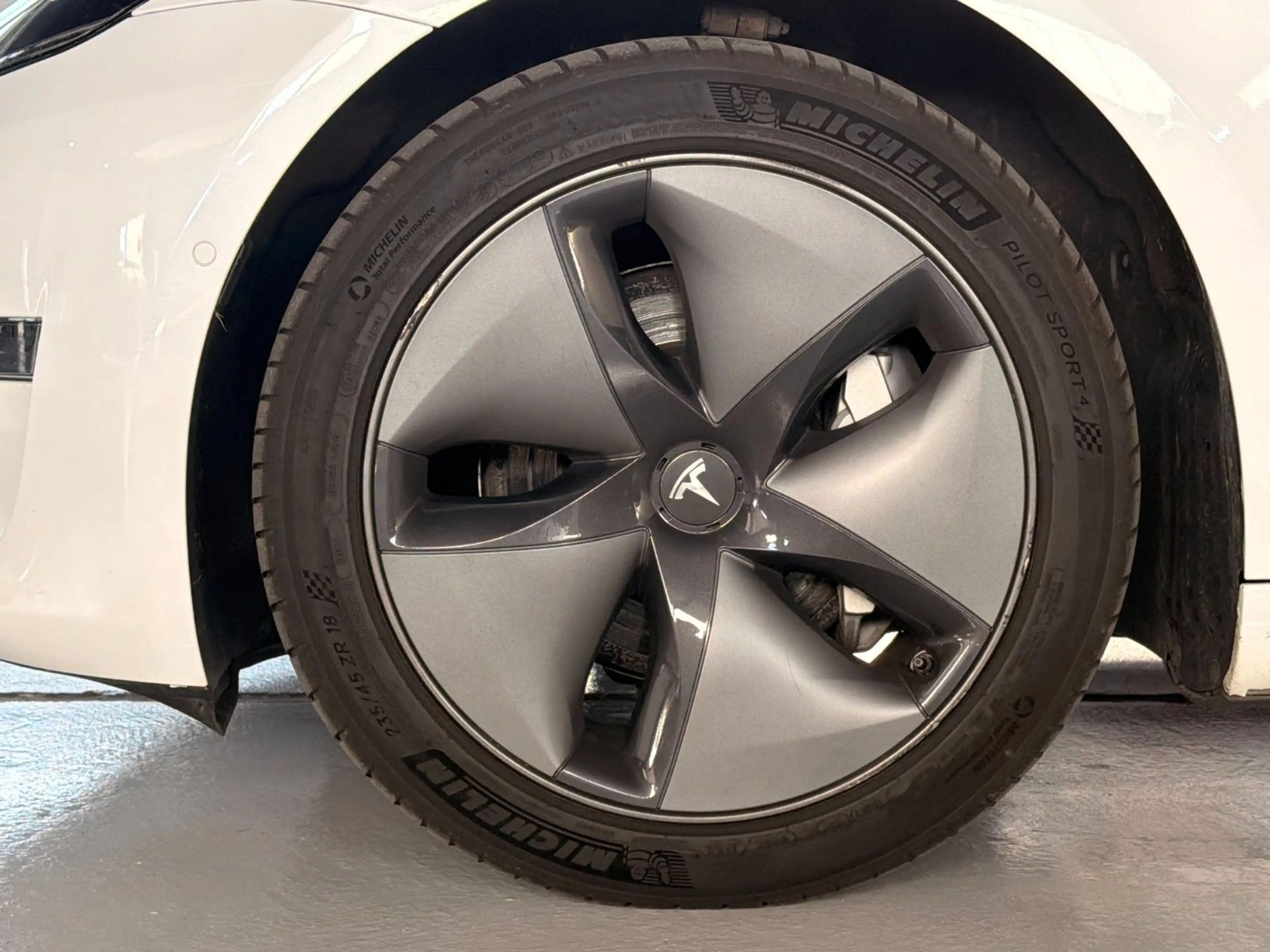 Tesla Model 3 Long Range Dual AWD SOH 1.Hand — photo 8
