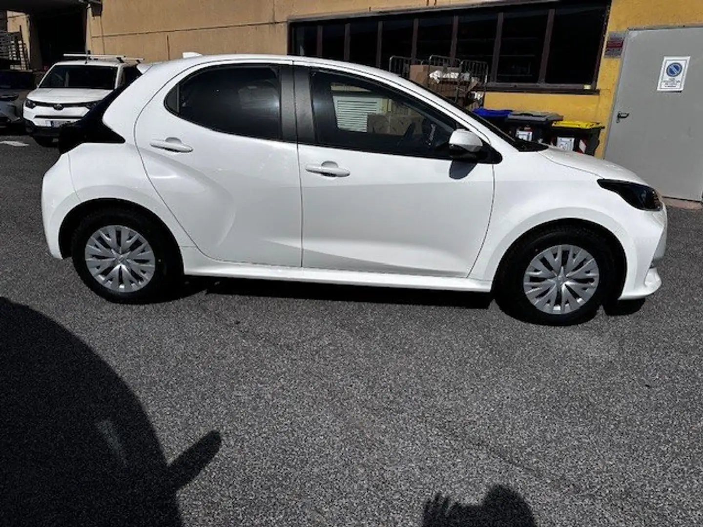 Toyota Yaris Yaris 1.5h Active Bianco - 2