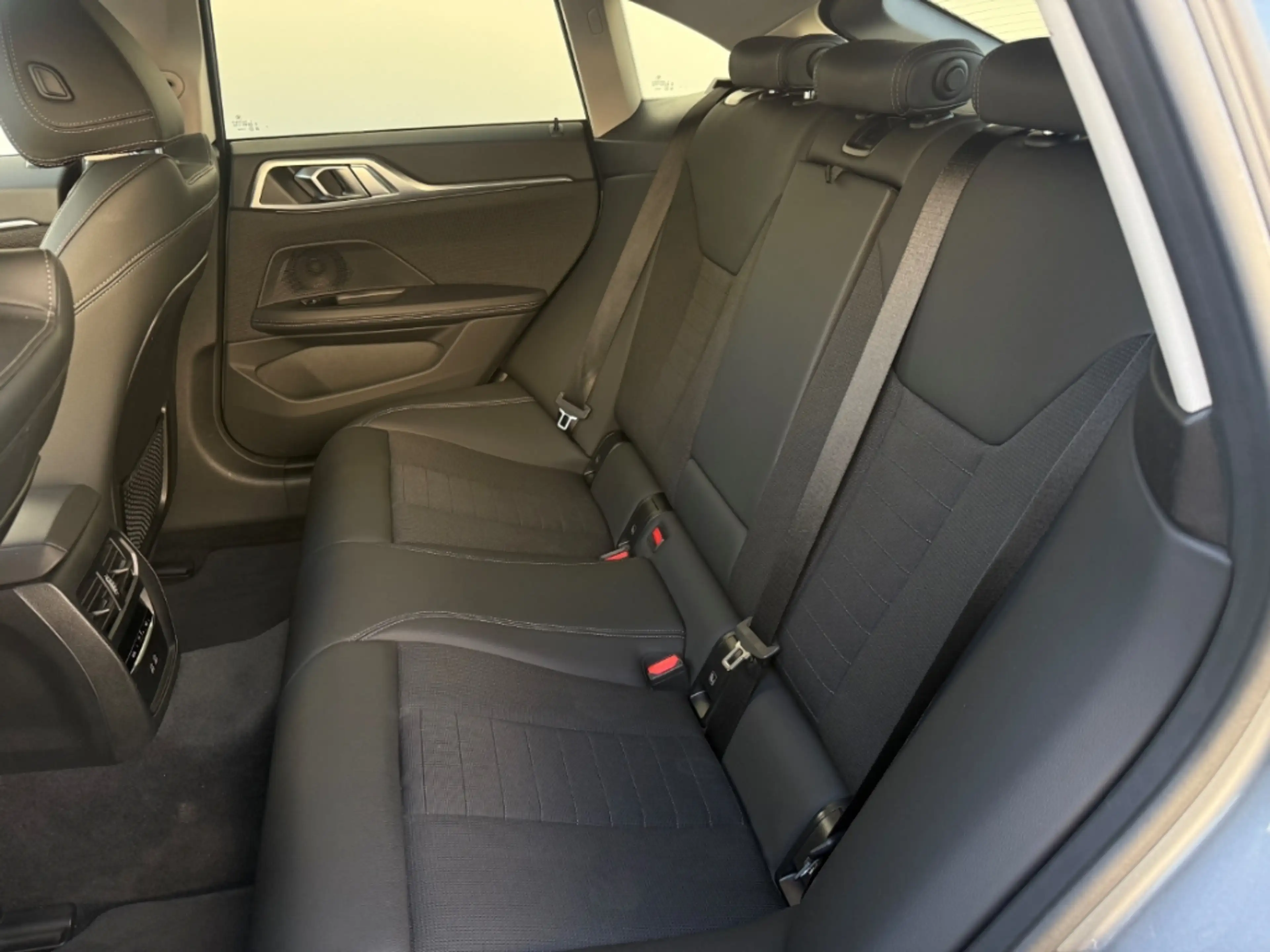 BMW i4 eDrive35 Gran Coupe Soundsystem LED El. Heckklappe — photo 13