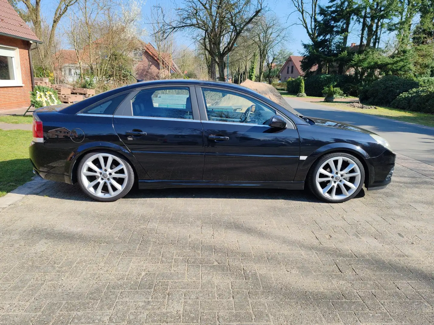 Opel Vectra Vectra 2.2-16V Executive Zwart - 1
