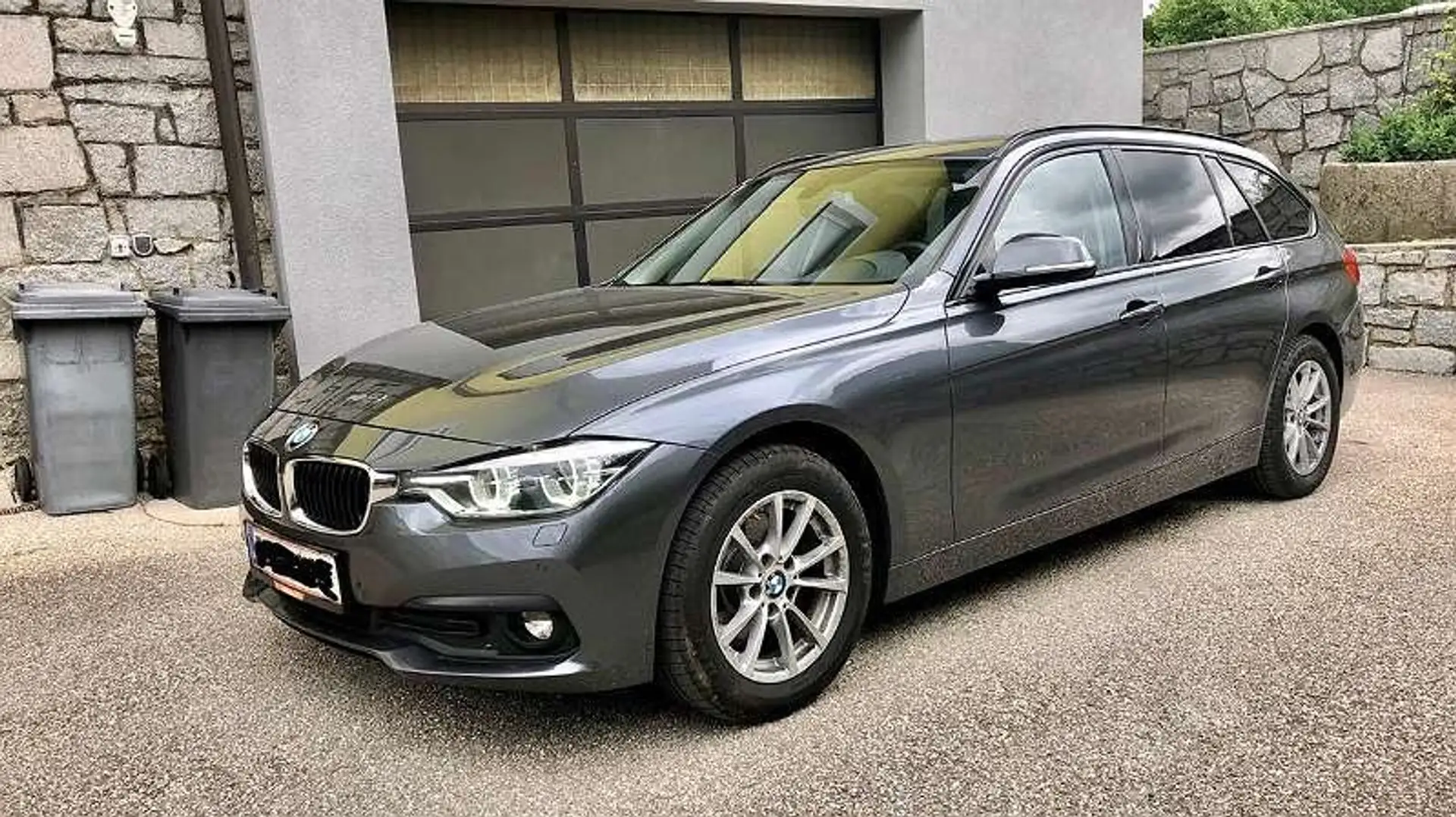 BMW 320 320d xDrive Touring Grau - 1