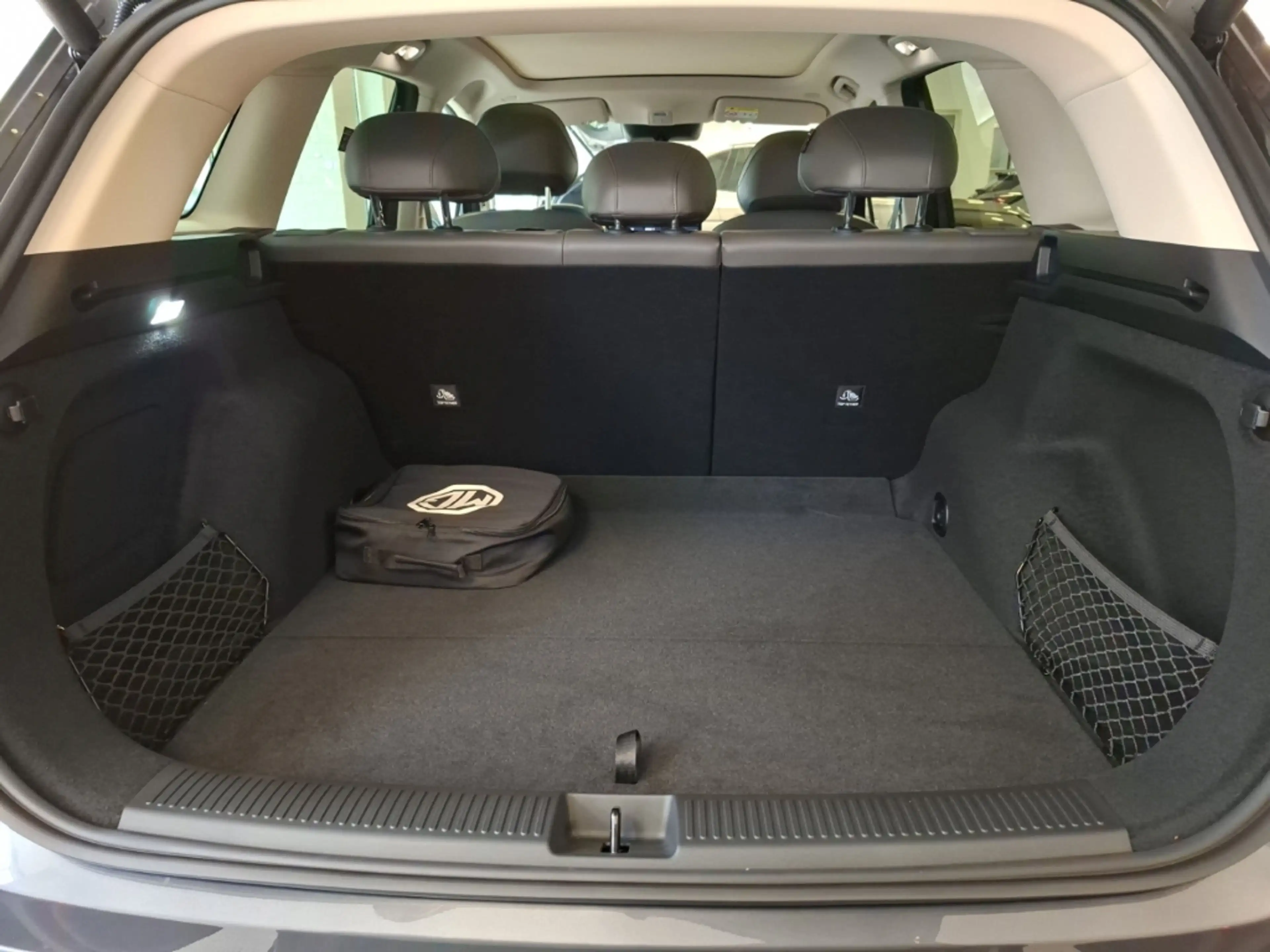MG Others EV Luxury HUD Panorama Navi Memory Sitze 360 Kamer — photo 9
