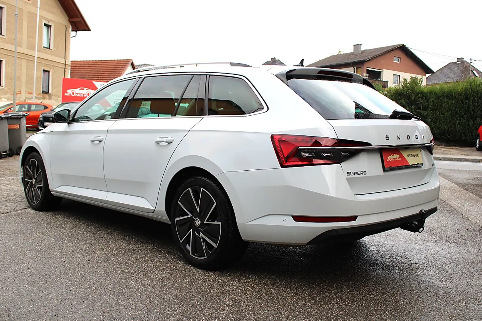 Skoda Superb 2.0 TDI Style 4x4 *AHK, Panorama, Matrix-LED* Weiß - 2