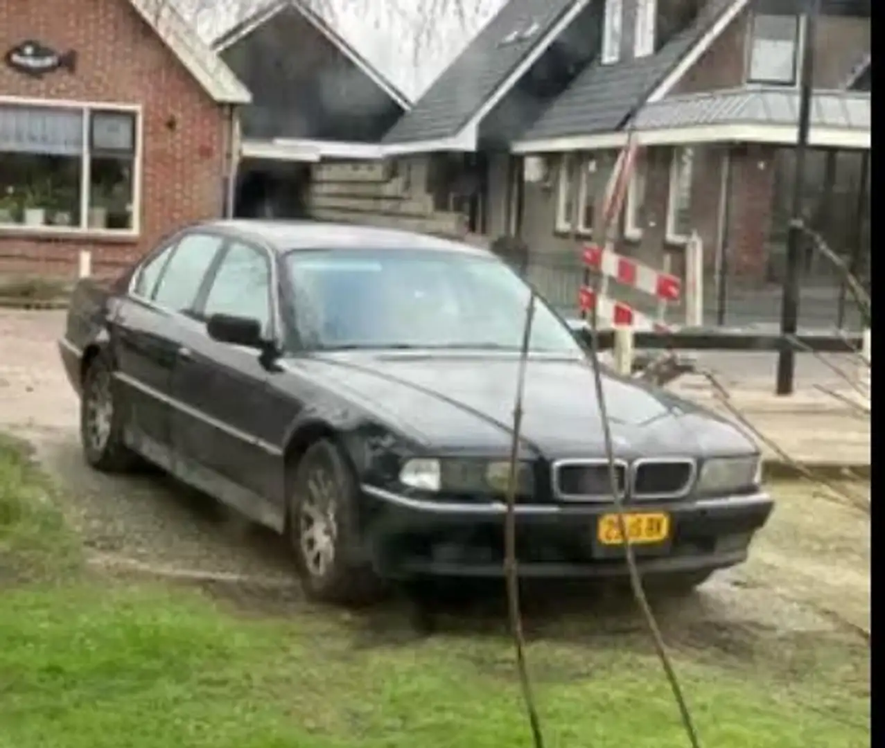 BMW 750 750i (not running due2 electric issue, need to go) - 1