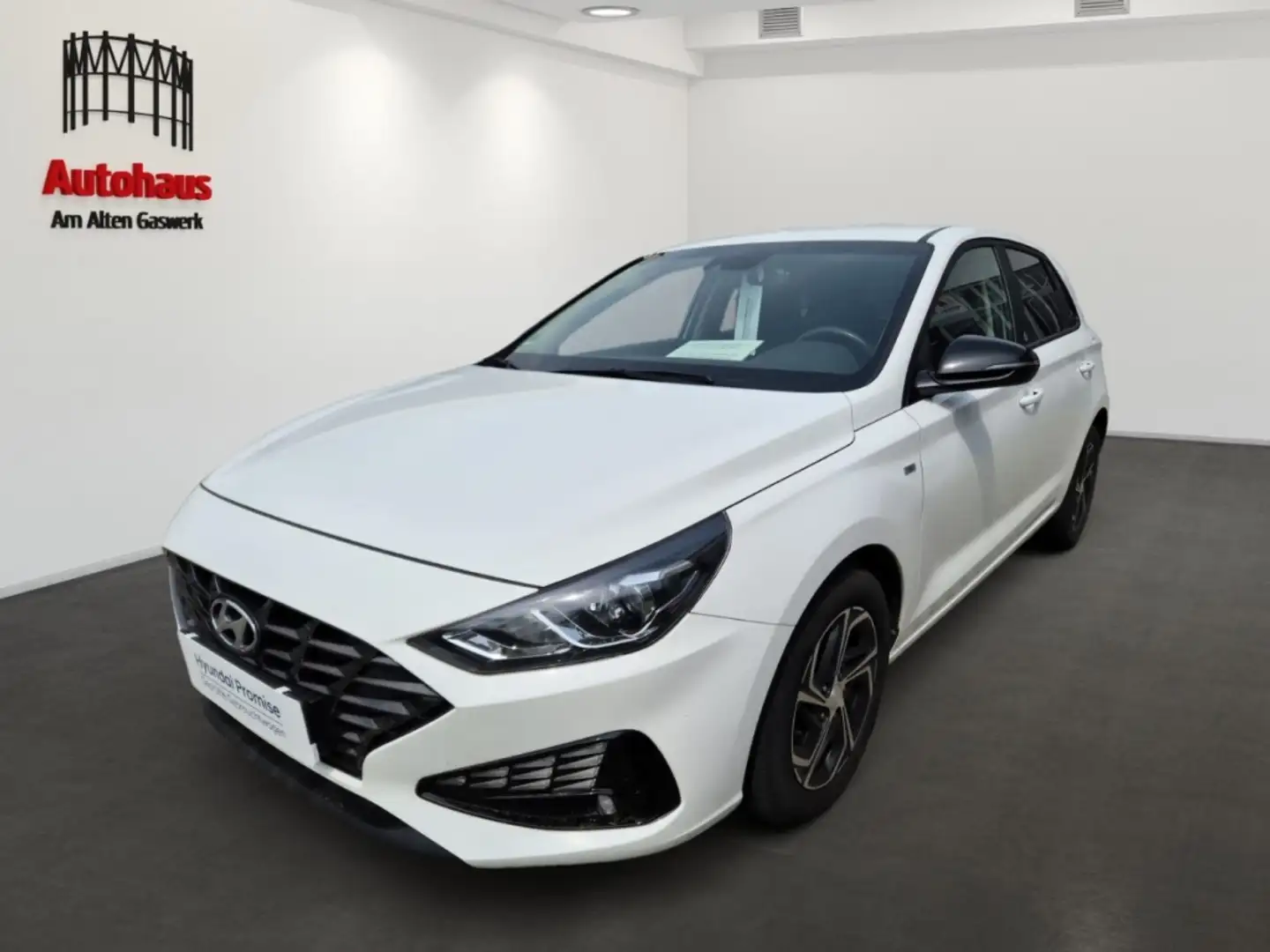 Hyundai i30 AUTOMATIK EDITION 30+KLIMAAUT+SITZHZG+NAVI+ALU Blanc - 1