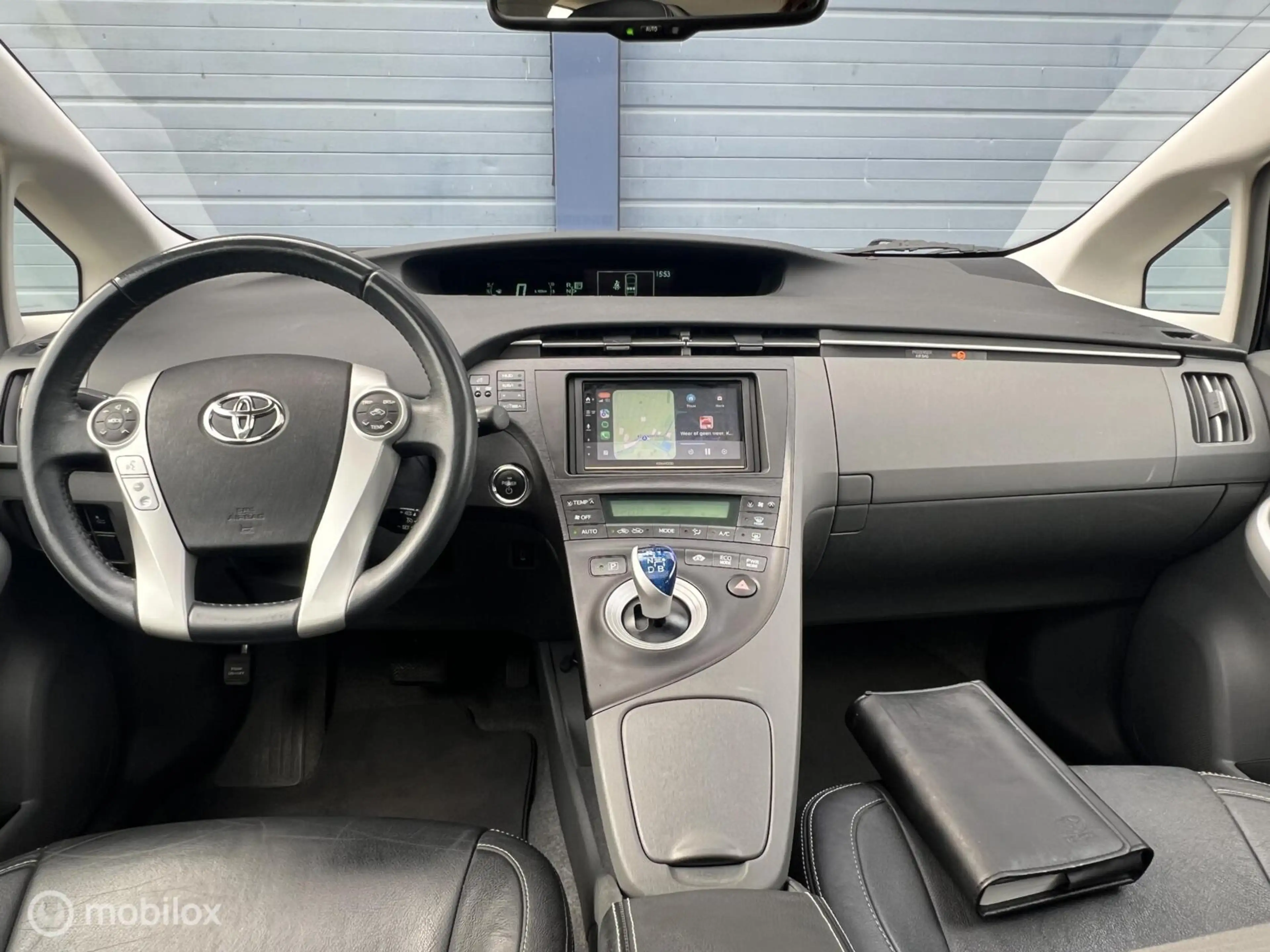 Toyota Prius 1.8 Dynamic Business / DEALER ONDERH. / CARPLAY! — photo 16