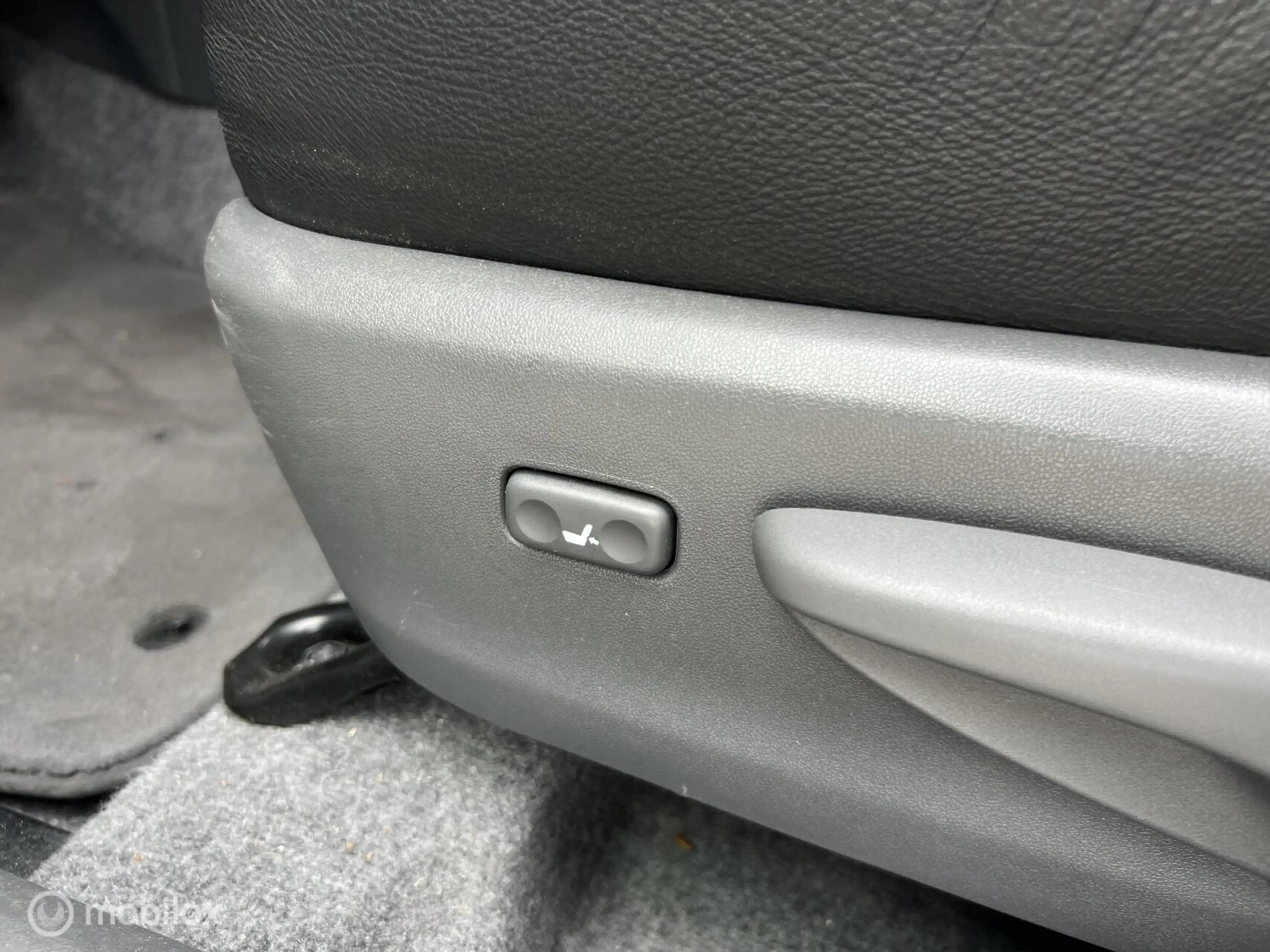 Toyota Prius 1.8 Dynamic Business / DEALER ONDERH. / CARPLAY! — photo 15