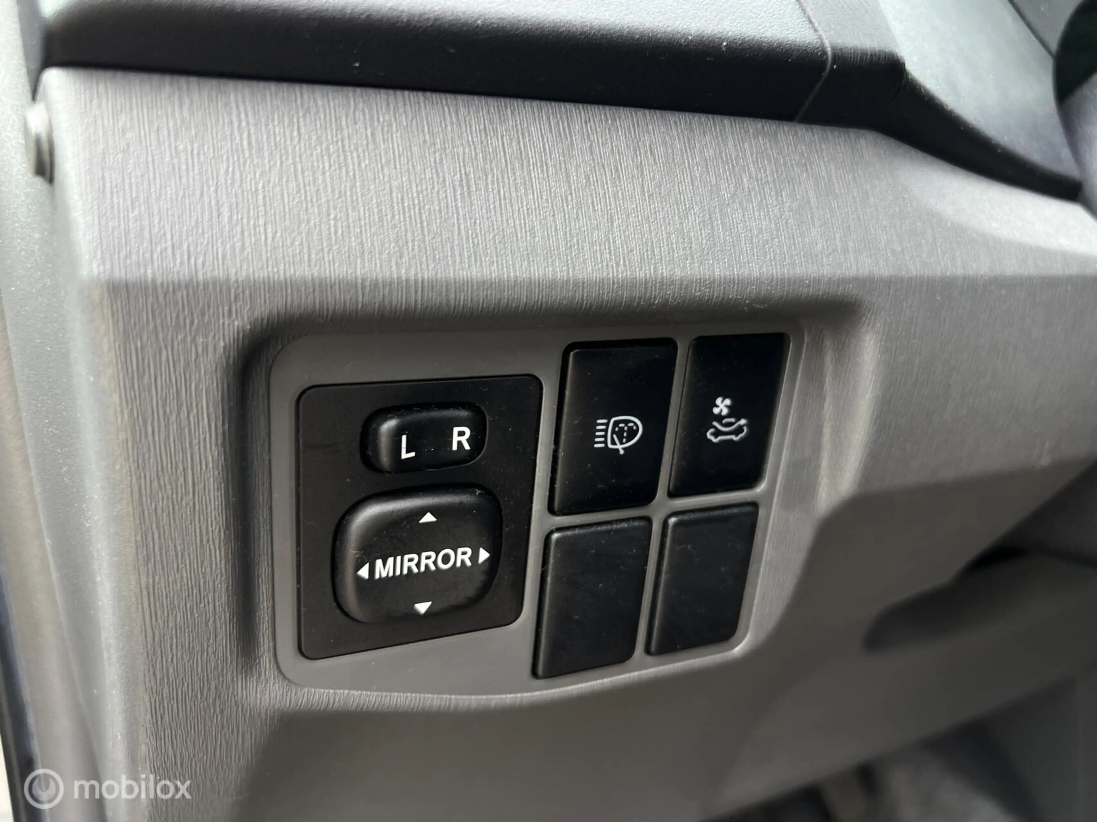 Toyota Prius 1.8 Dynamic Business / DEALER ONDERH. / CARPLAY! — photo 14
