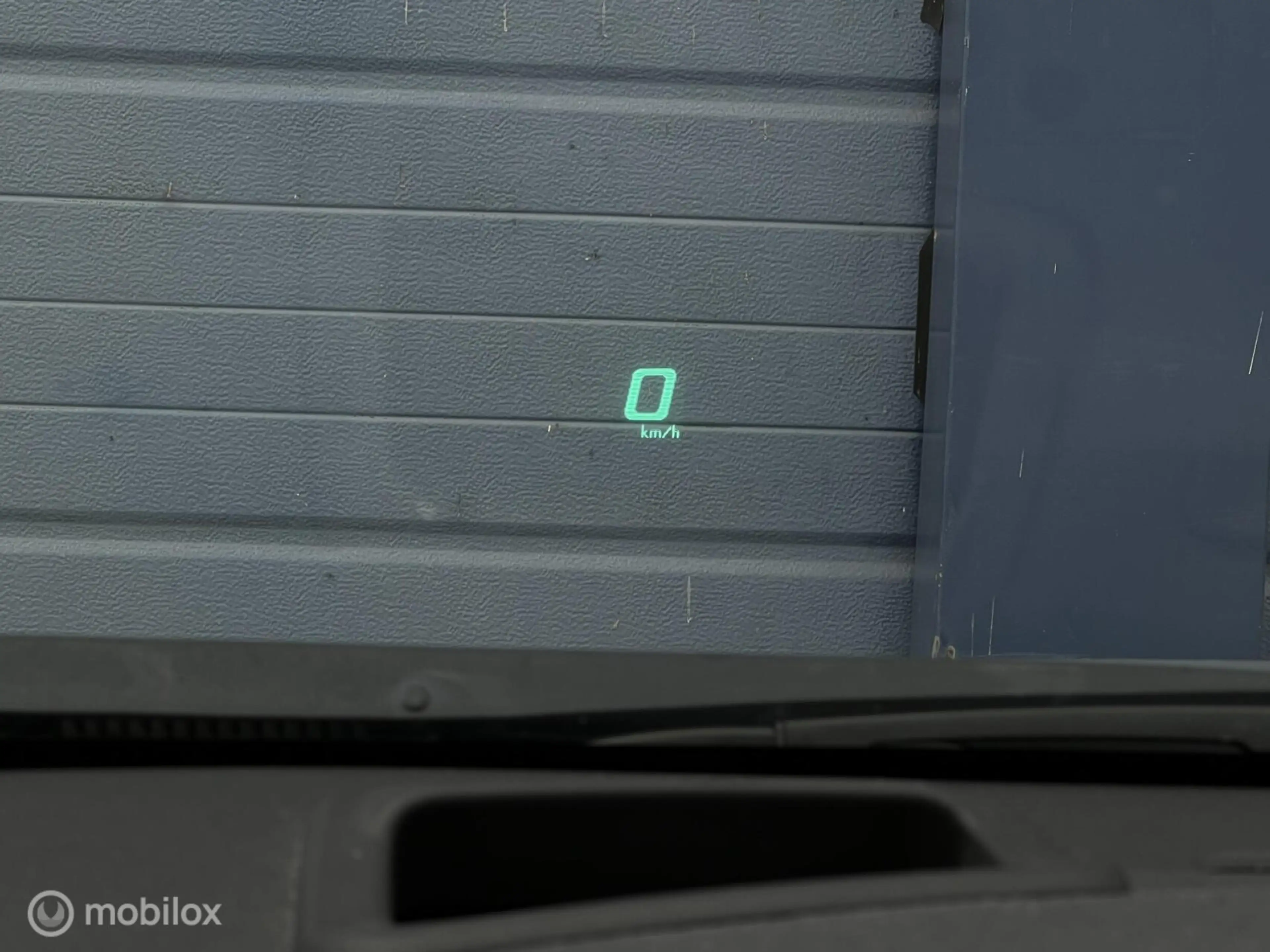 Toyota Prius 1.8 Dynamic Business / DEALER ONDERH. / CARPLAY! — photo 17