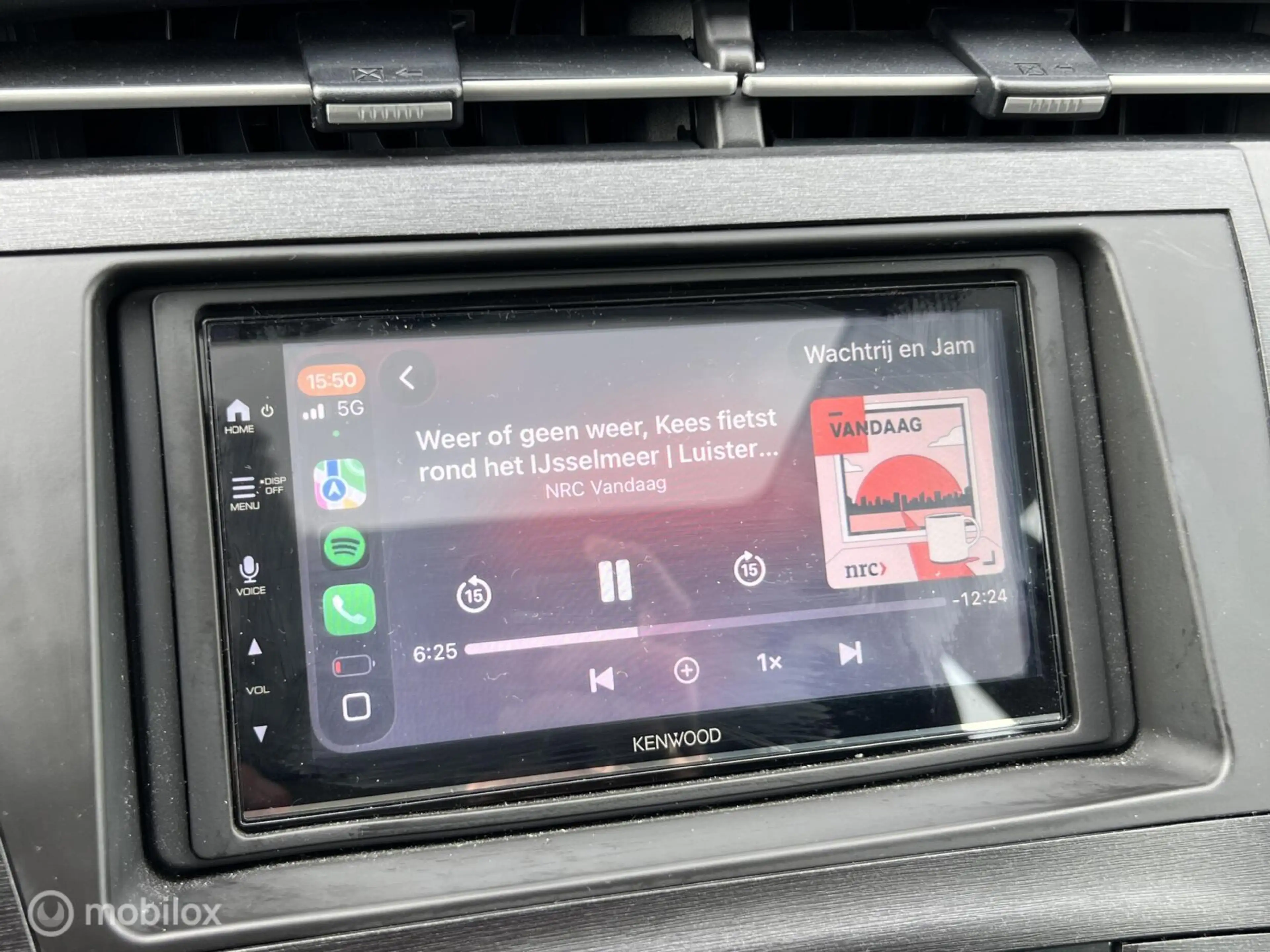 Toyota Prius 1.8 Dynamic Business / DEALER ONDERH. / CARPLAY! — photo 24