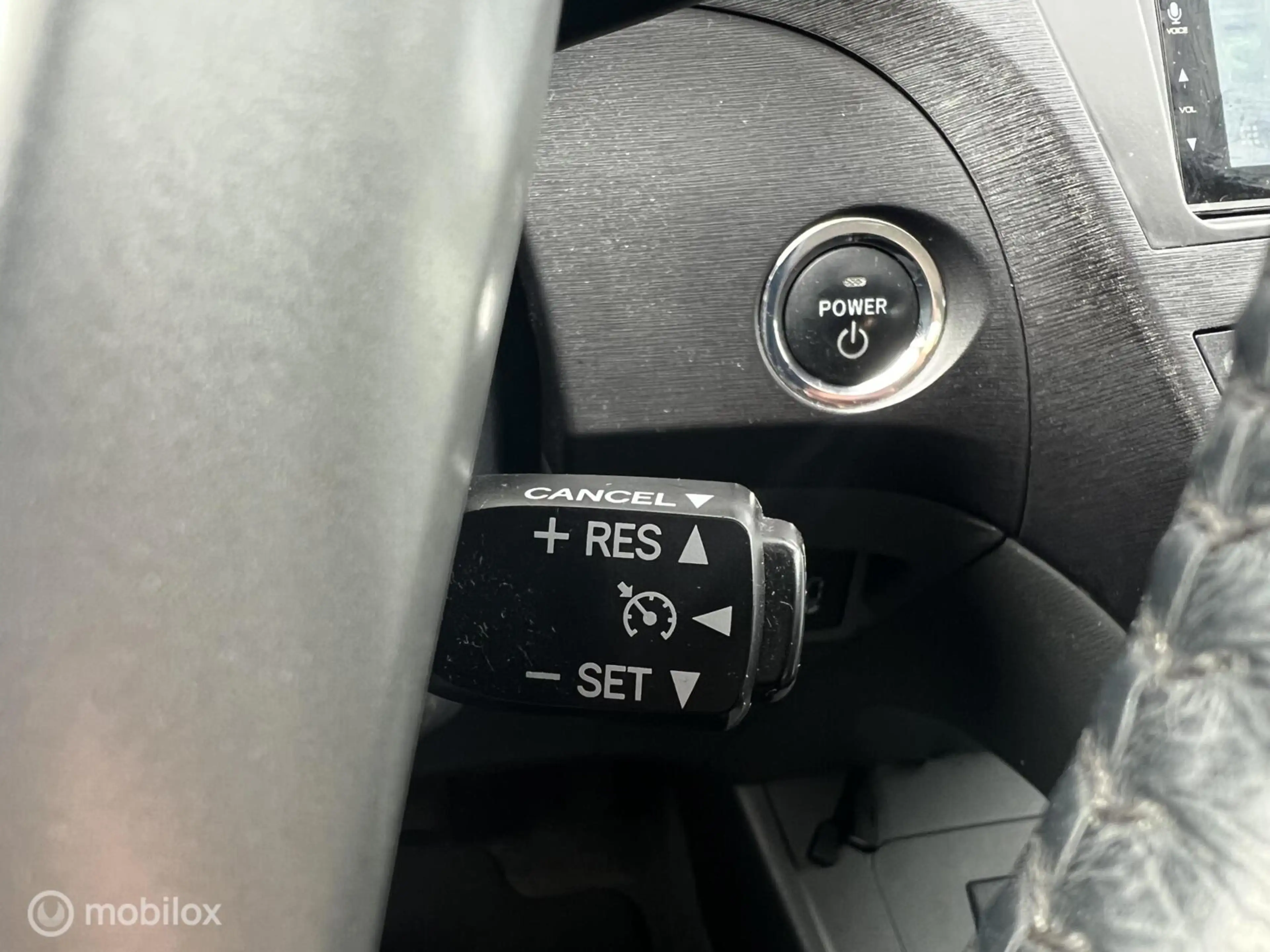 Toyota Prius 1.8 Dynamic Business / DEALER ONDERH. / CARPLAY! — photo 18