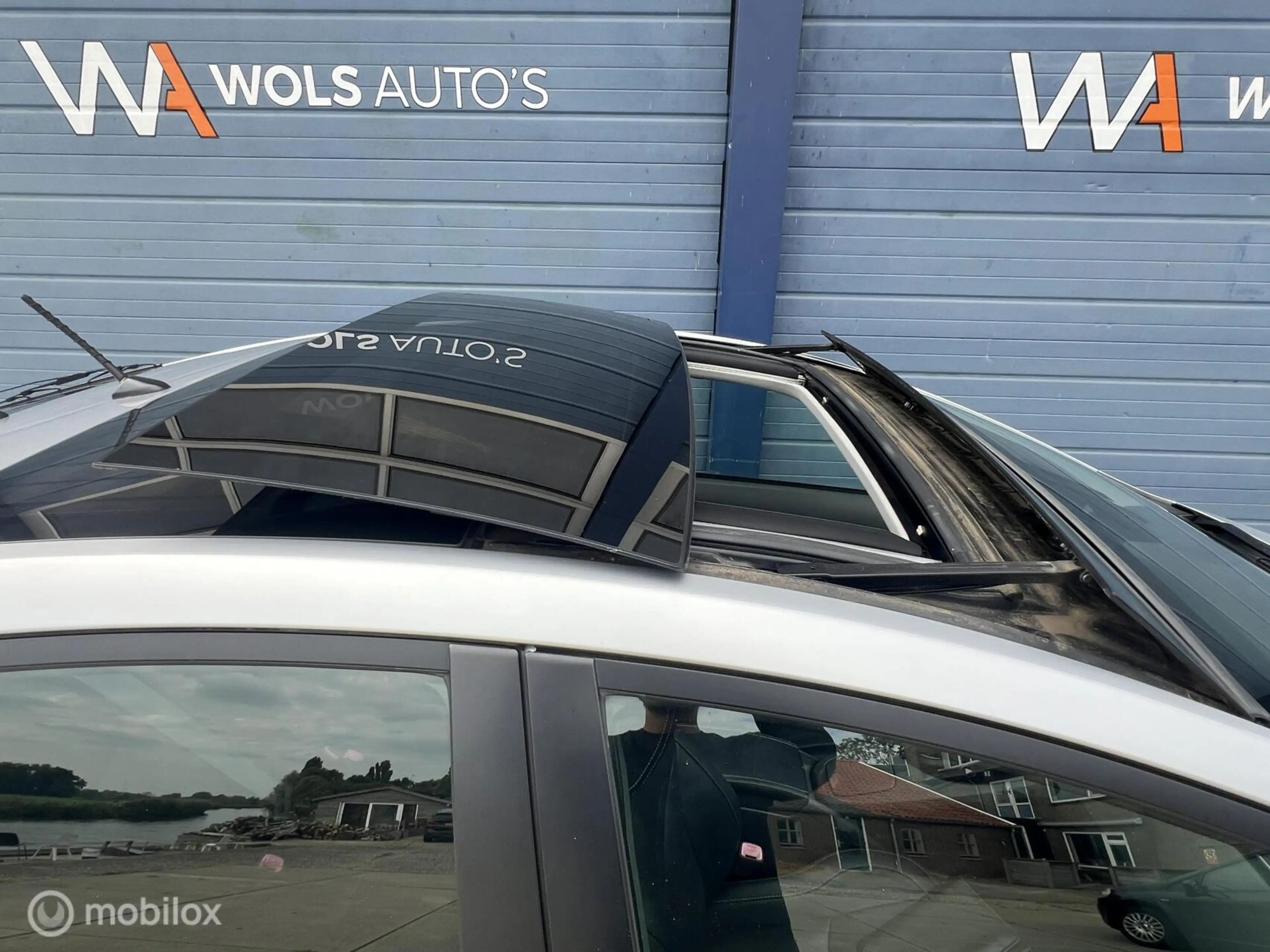 Toyota Prius 1.8 Dynamic Business / DEALER ONDERH. / CARPLAY! — photo 35