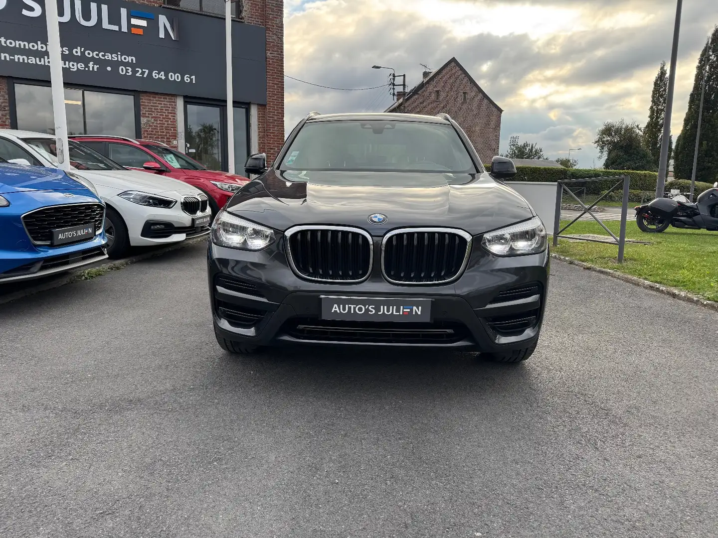 BMW X3 X3 sDrive18d 150ch BVA8 Business Design Grau - 2