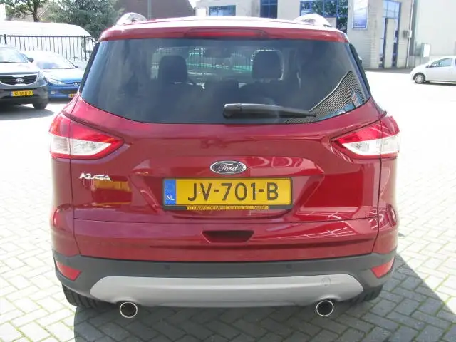 Ford Kuga view 4