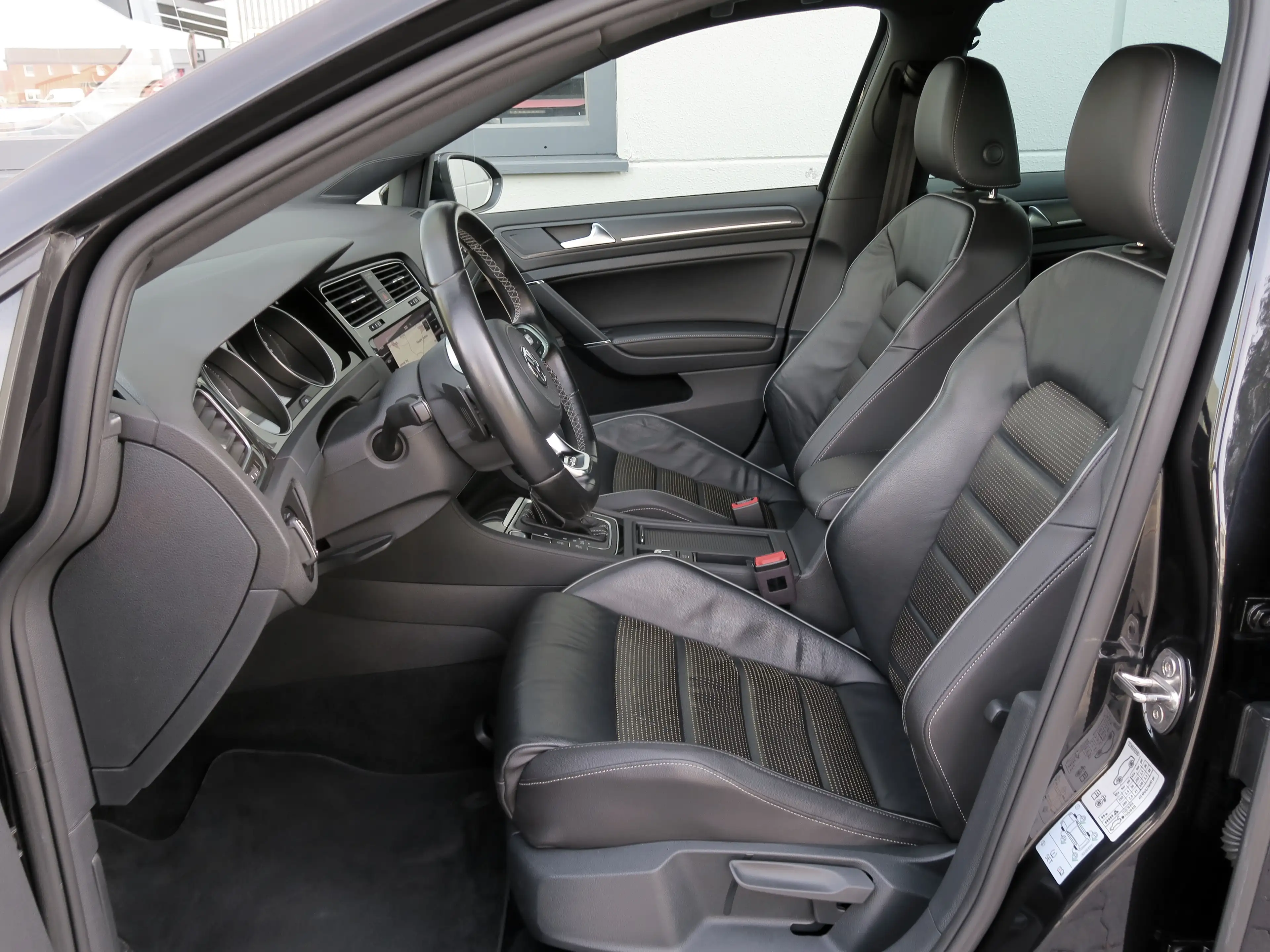 Volkswagen Golf GTD VII Variant DSG Leder Vienna*ACC*Standhzg.*LED*Keyless*Carplay®*Side&Lane Assist*Business Premium — photo 11