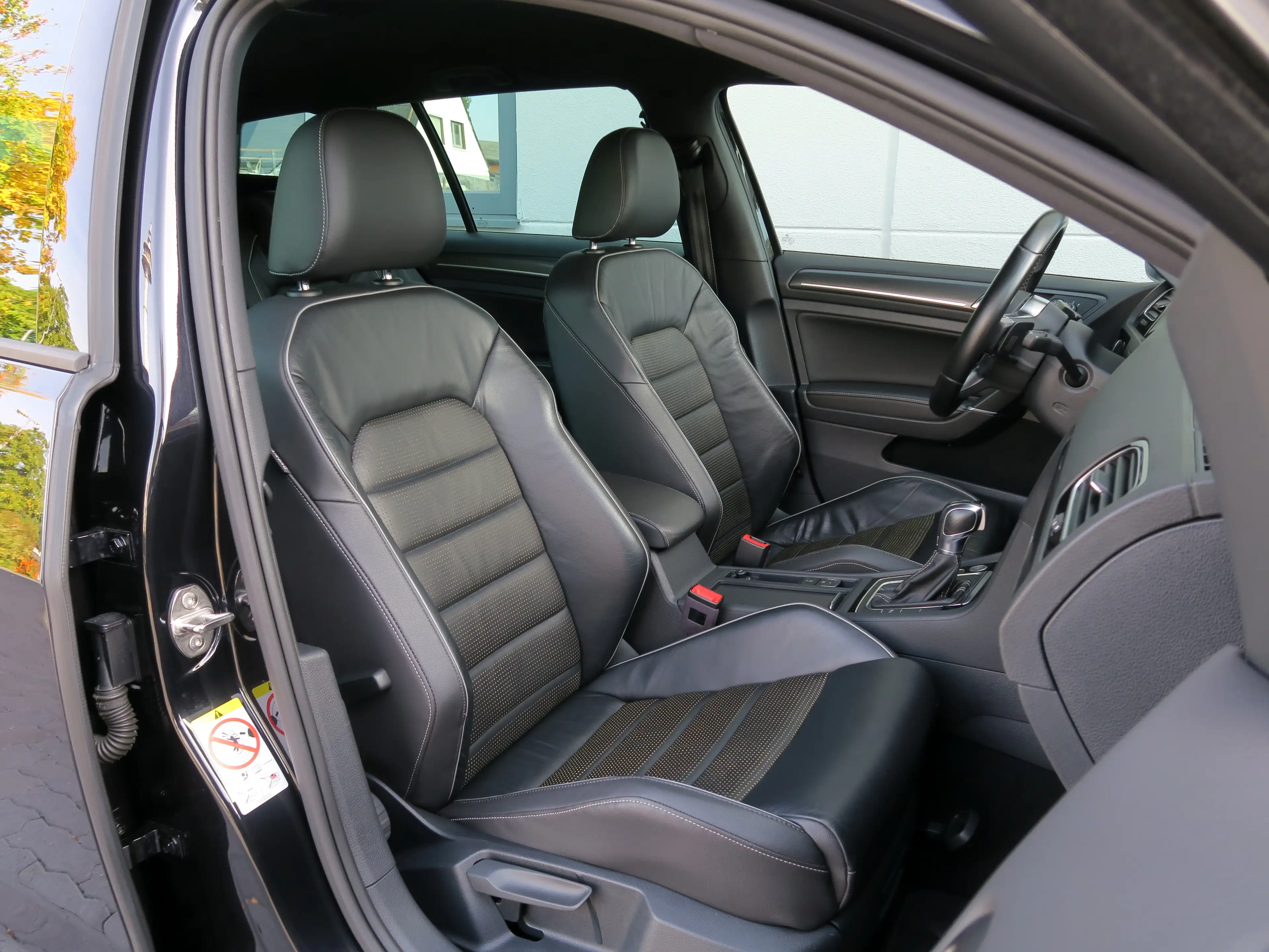 Volkswagen Golf GTD VII Variant DSG Leder Vienna*ACC*Standhzg.*LED*Keyless*Carplay®*Side&Lane Assist*Business Premium — photo 4