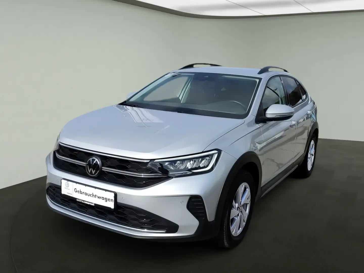 Volkswagen Taigo 1.0 TSI Life *IQ*LED*NAVI*KEYLESS* Серебристый - 2