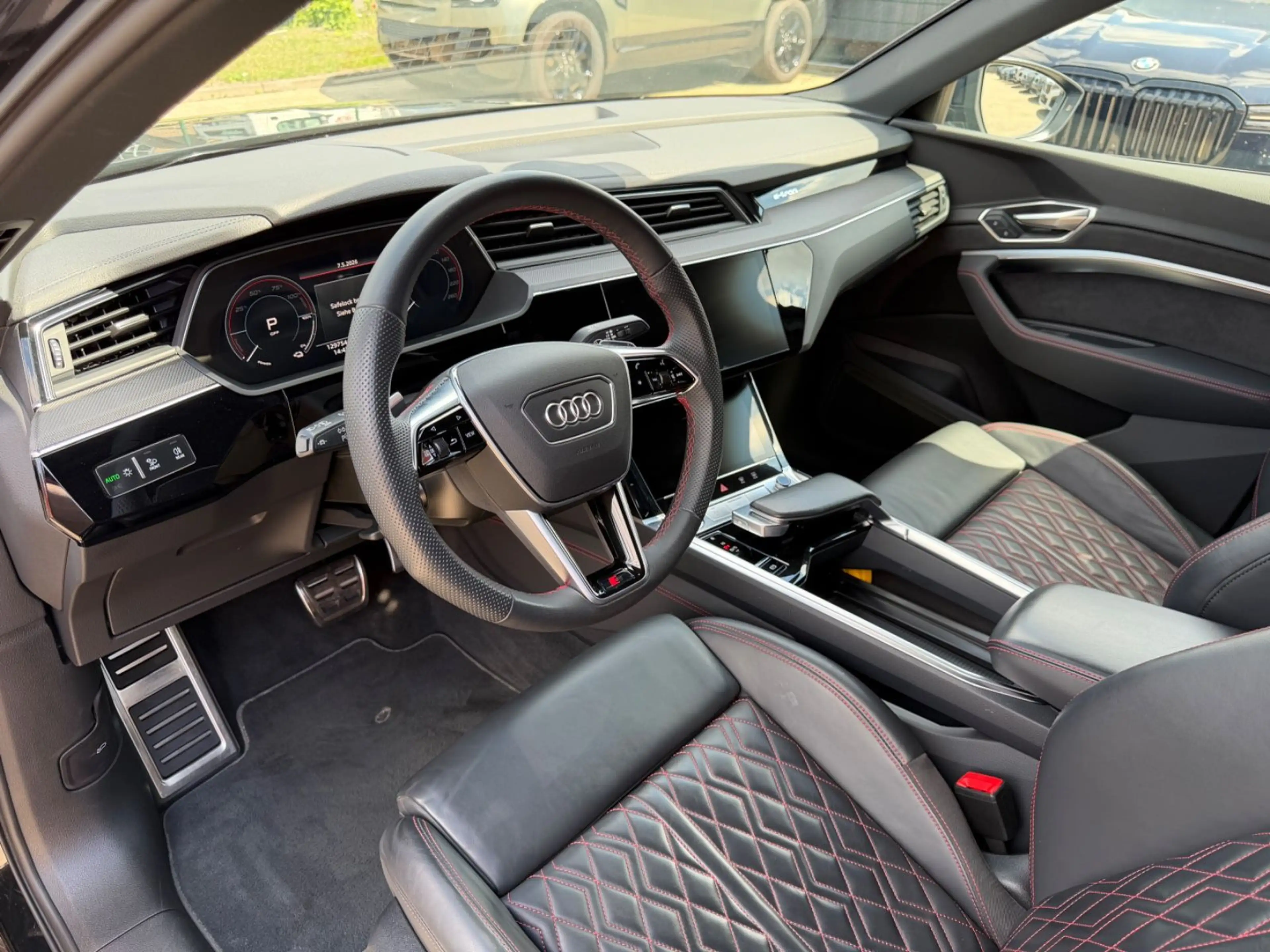 Audi Q8 e-tron Q8 Sportback e-tron 55 quattro S line/S Sitze — photo 10
