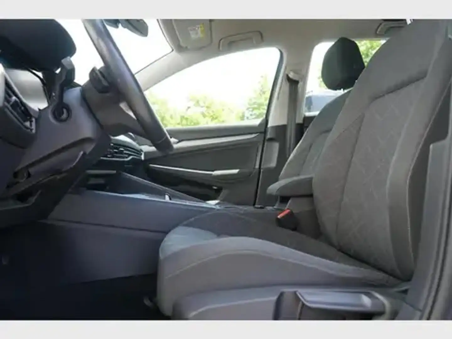 Volkswagen Golf Variant Golf Variant 1.0 eTSI OPF DSGLife Grijs - 2