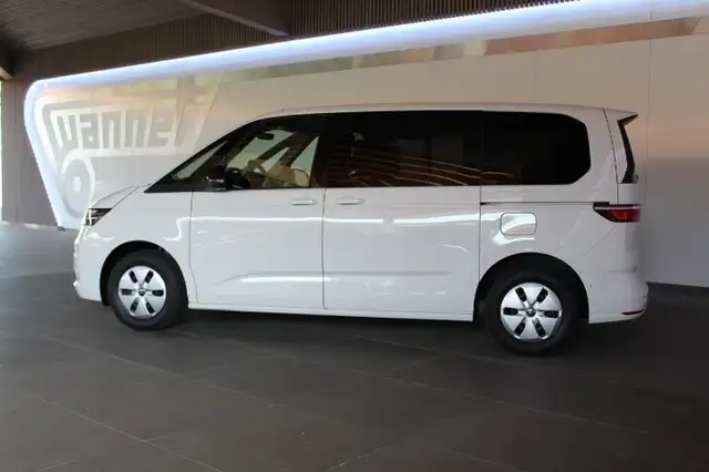 Volkswagen T7 Multivan 2.0TDI DSG KÜ BASIS 7S AHK STANDHZG MF-TISCH