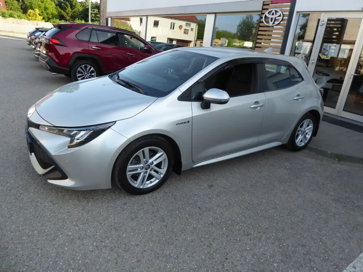 Toyota Corolla 1,8 Hybrid *NAVI*MWST* Zilver - 2