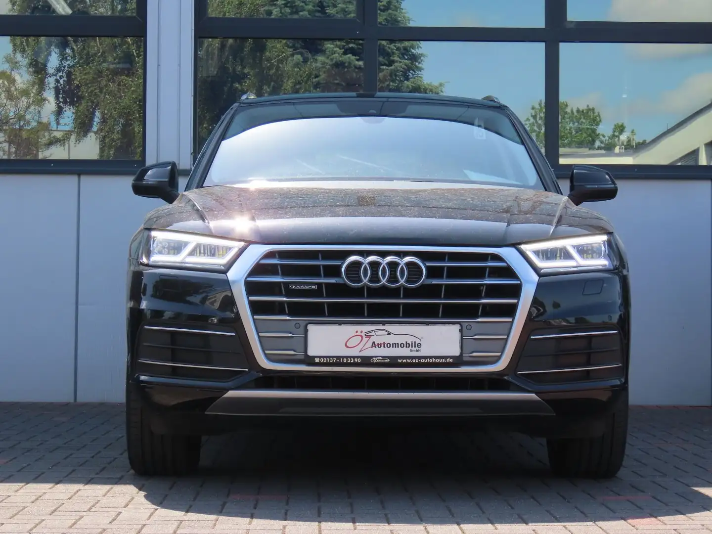 Audi Q5 40 TDI quattro sport Leder Sitzheizung Чорний - 2