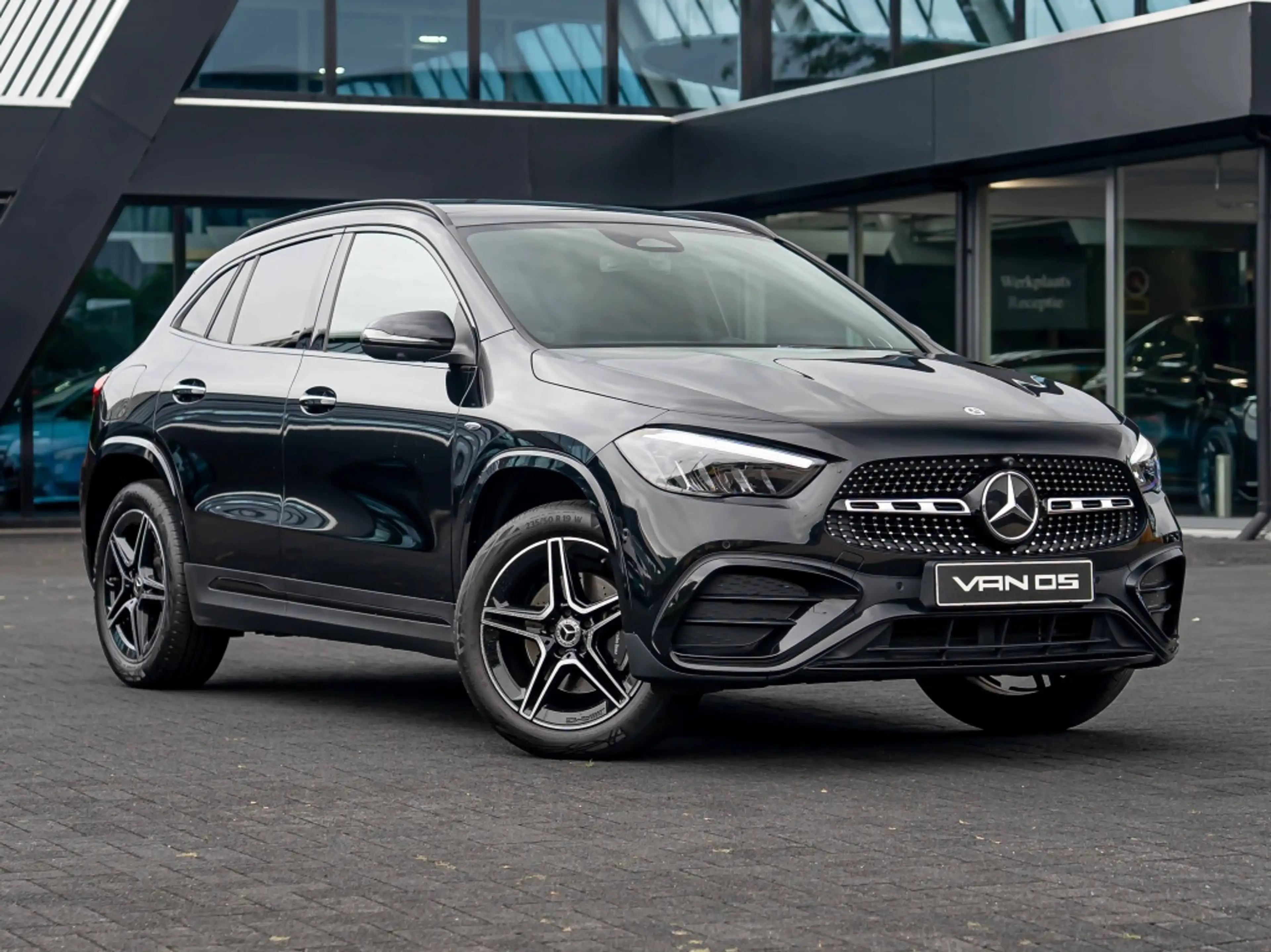 Mercedes-Benz GLA 250 GLA 250e AMG Line | Pano | Burmester | Trekhaak | — photo 5